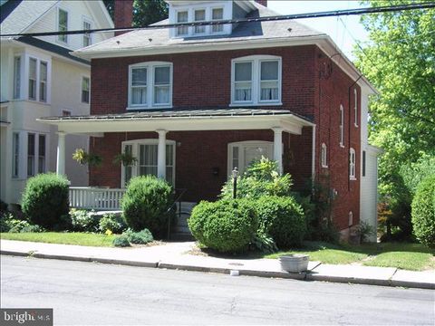 Homes For Sale - 305 Amherst Street<br/> WINCHESTER, VA 22601