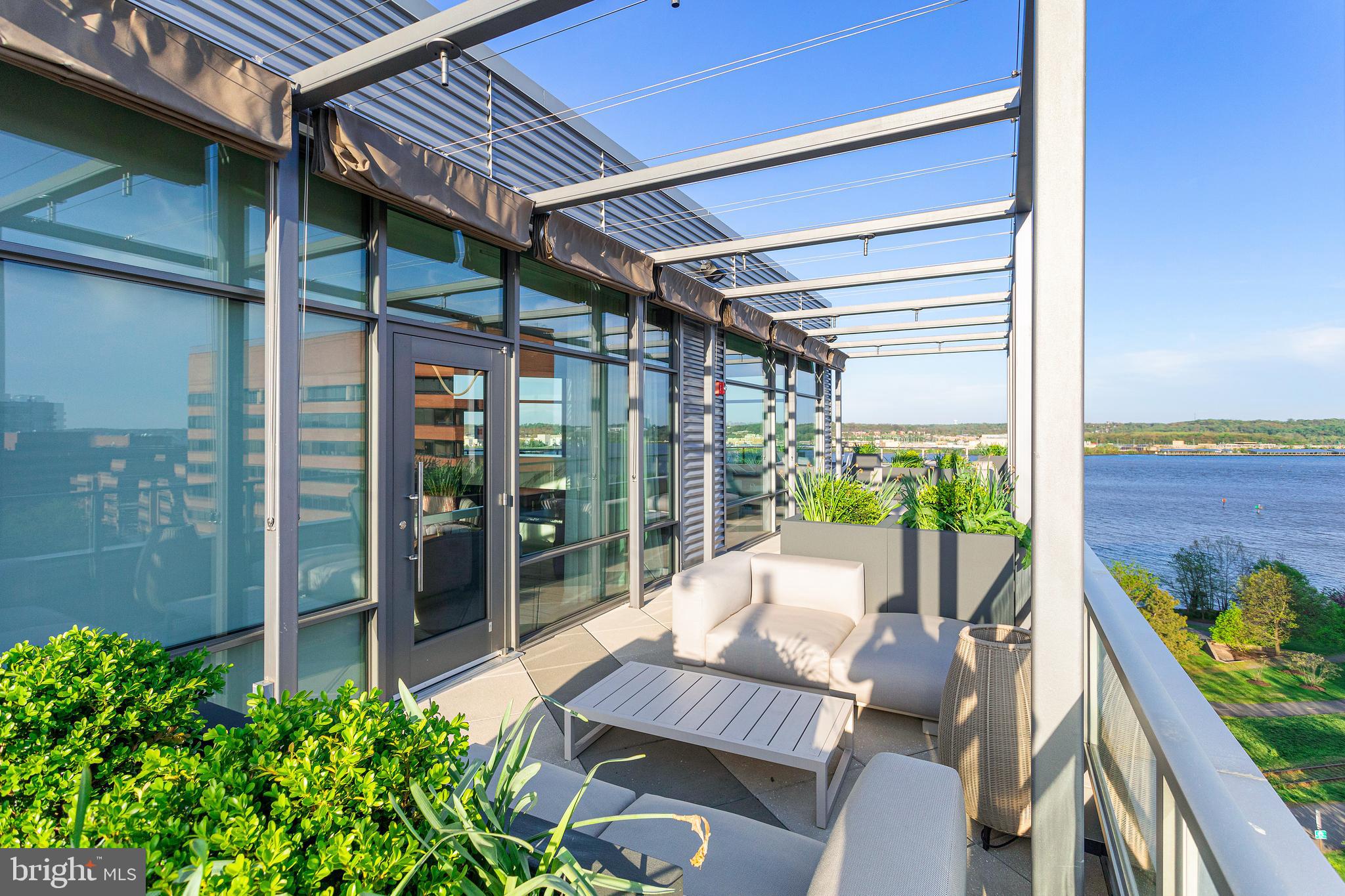 OLD TOWN ALEXANDRIA - Residential