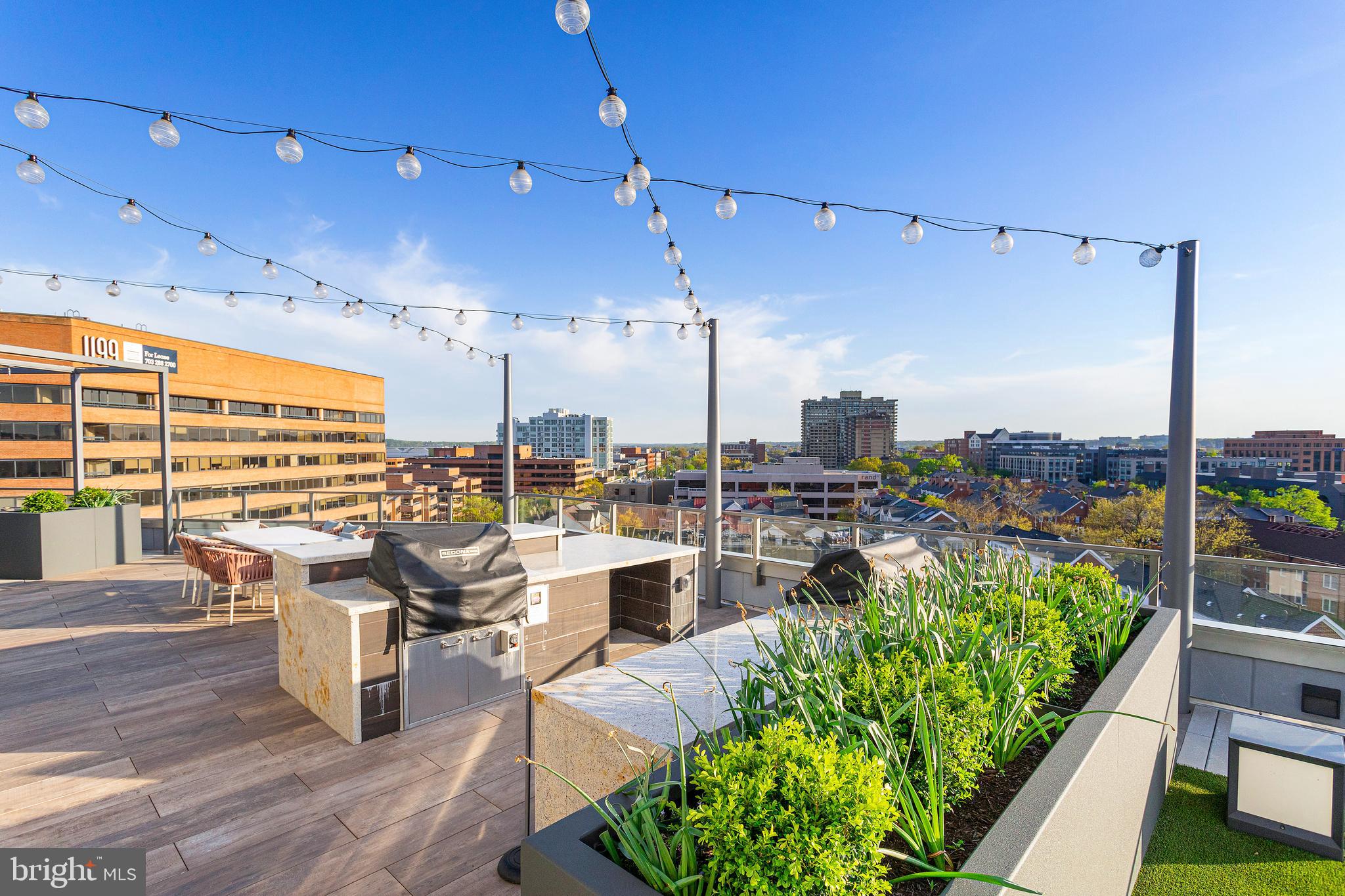 OLD TOWN ALEXANDRIA - Residential