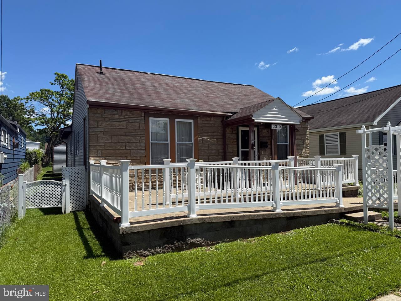 2310 MCKINLEY AVE - Photo 3