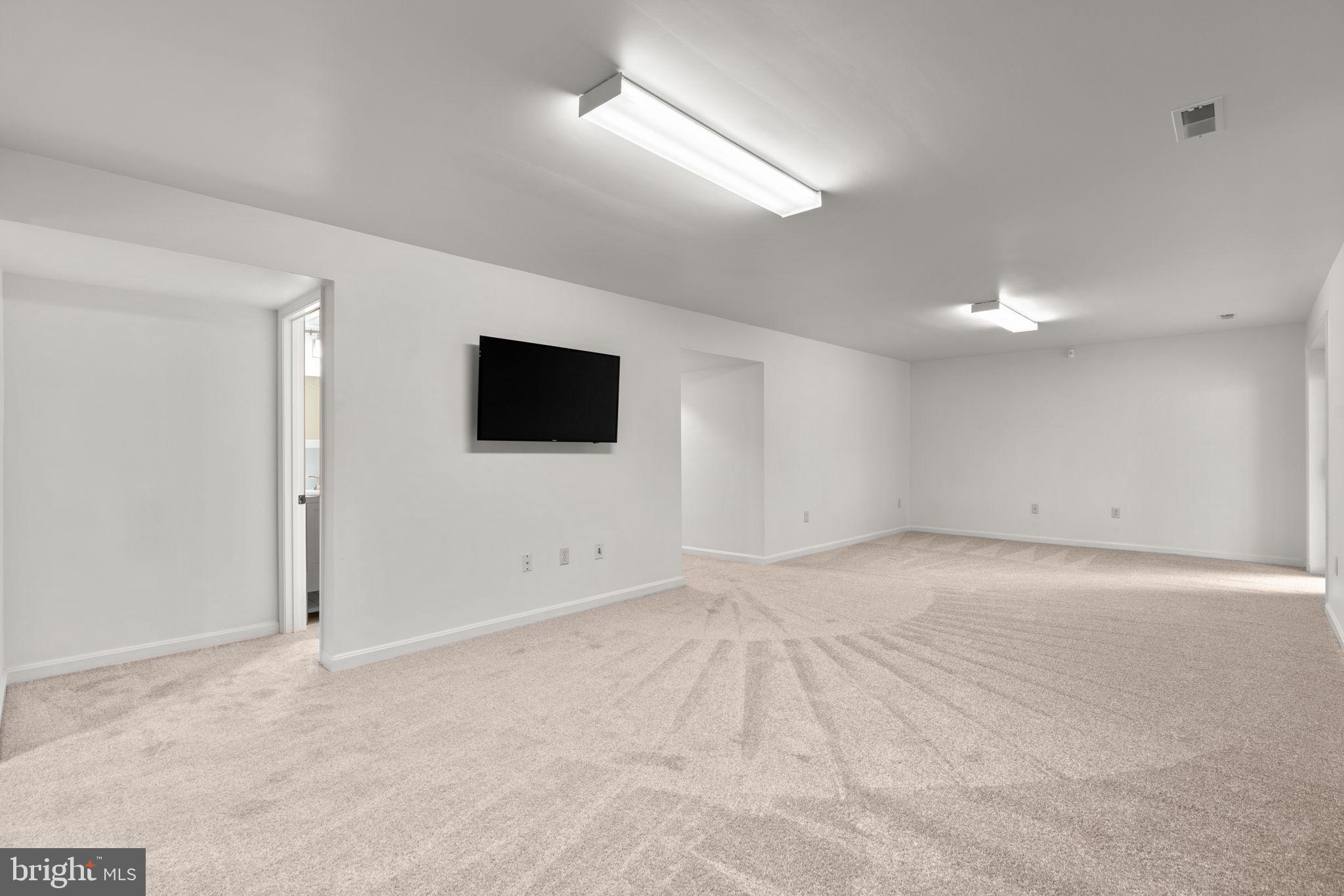 HOLLIFIELD ESTATES - Residential