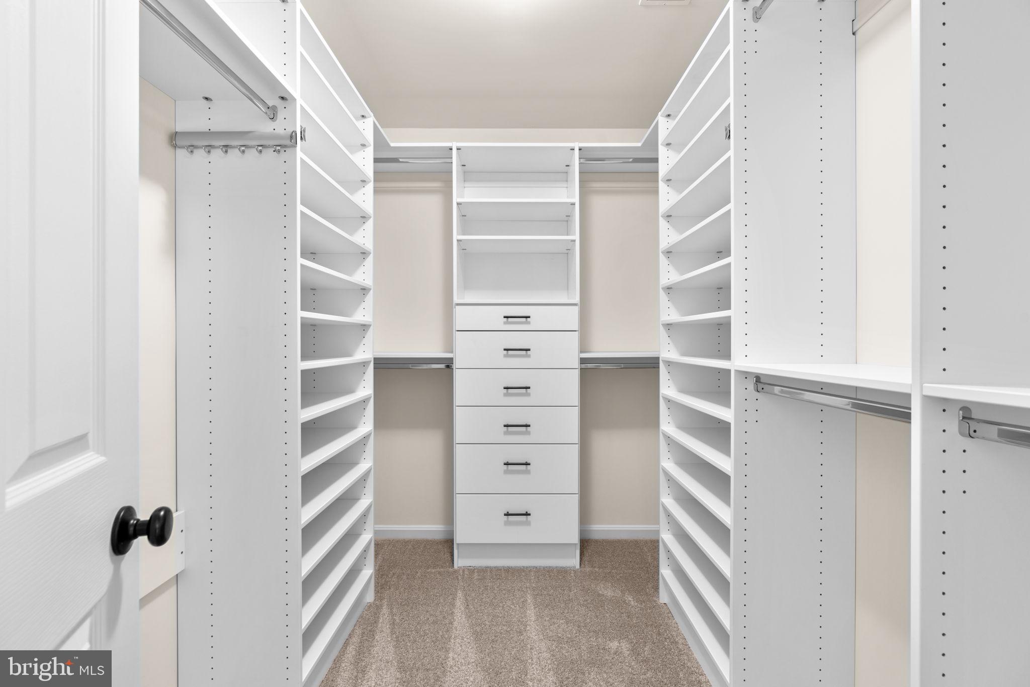 HOLLIFIELD ESTATES - Residential