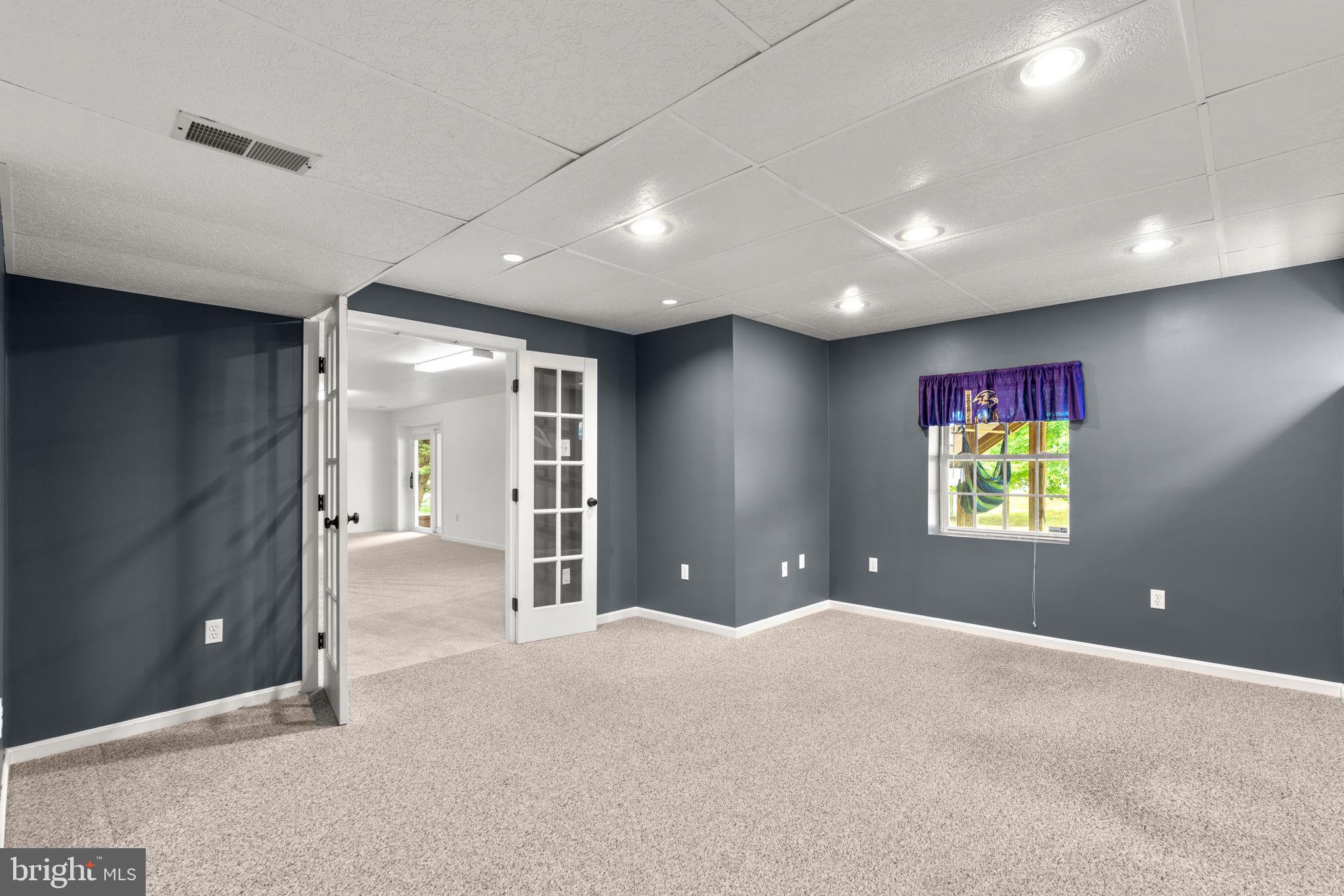 HOLLIFIELD ESTATES - Residential