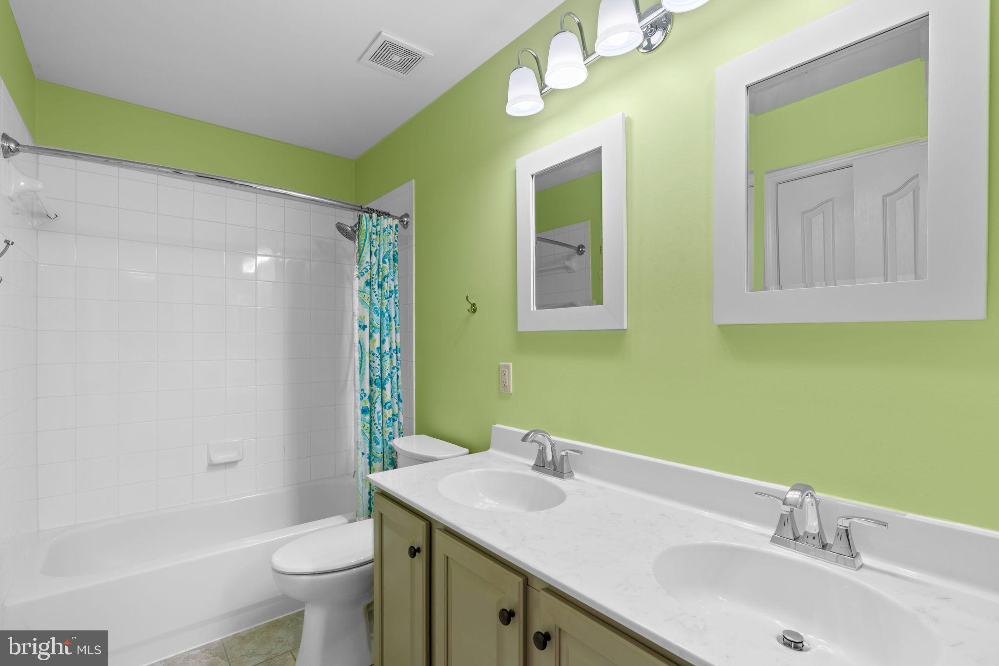 HOLLIFIELD ESTATES - Residential