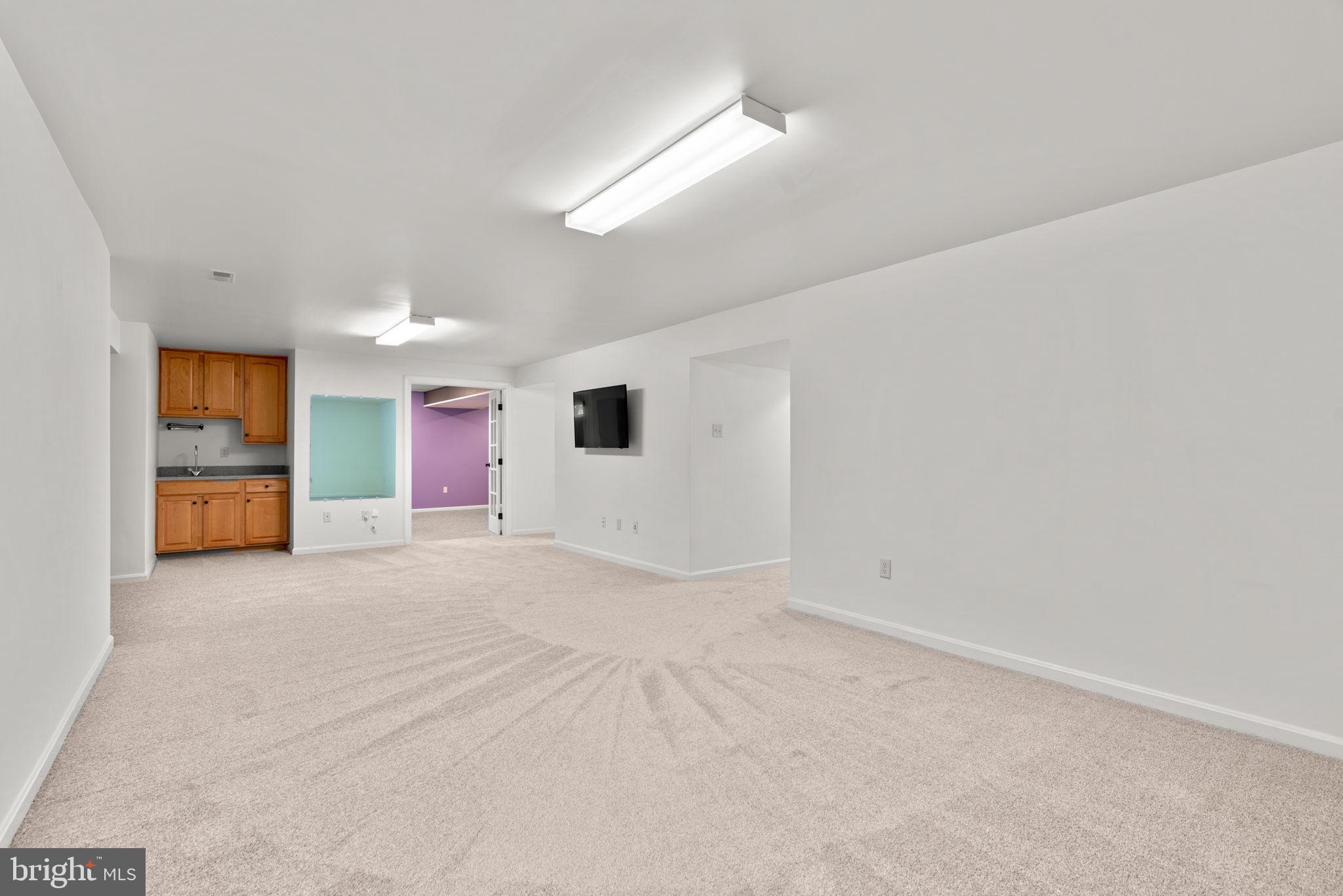 HOLLIFIELD ESTATES - Residential