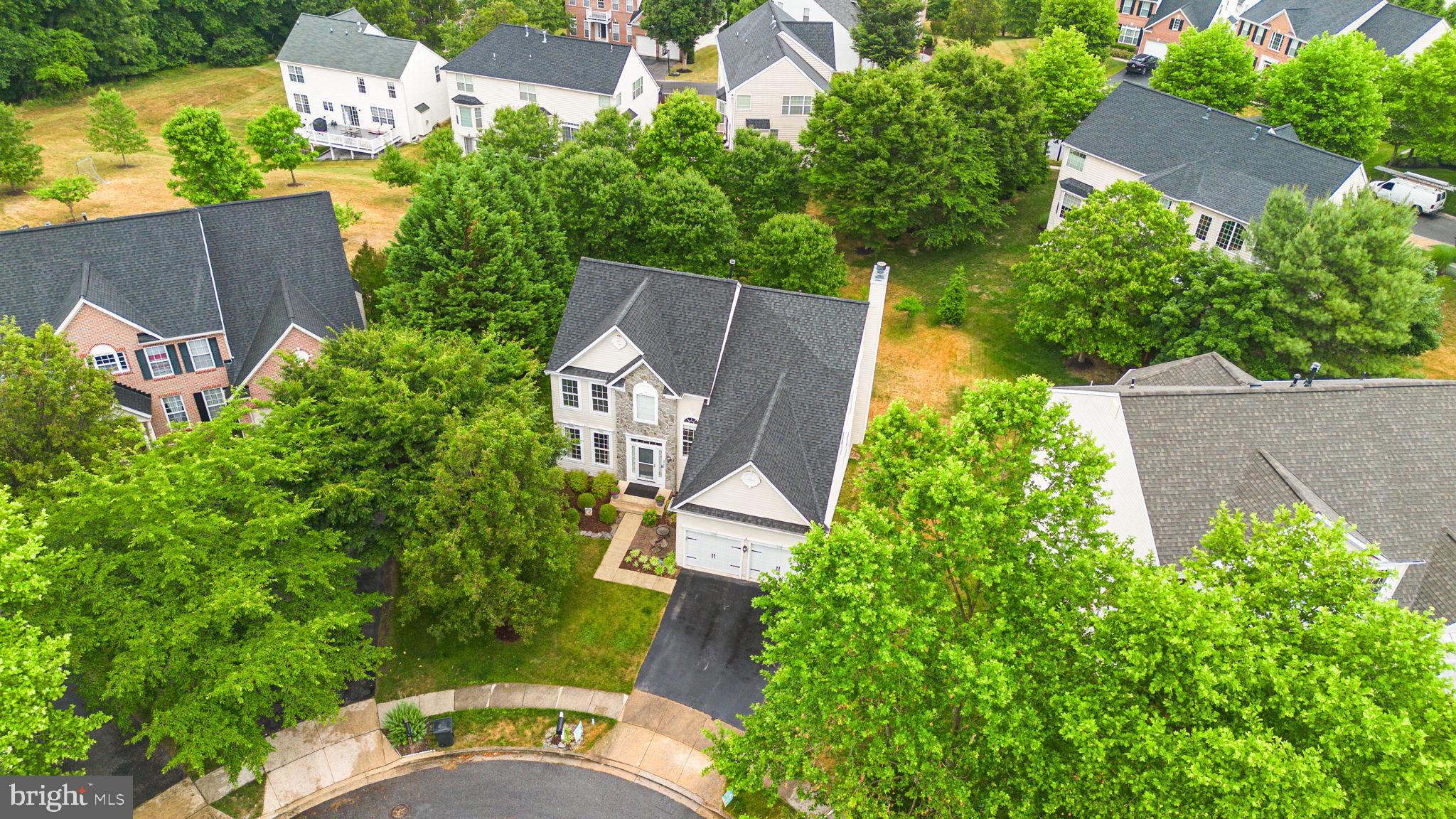 HOLLIFIELD ESTATES - Residential