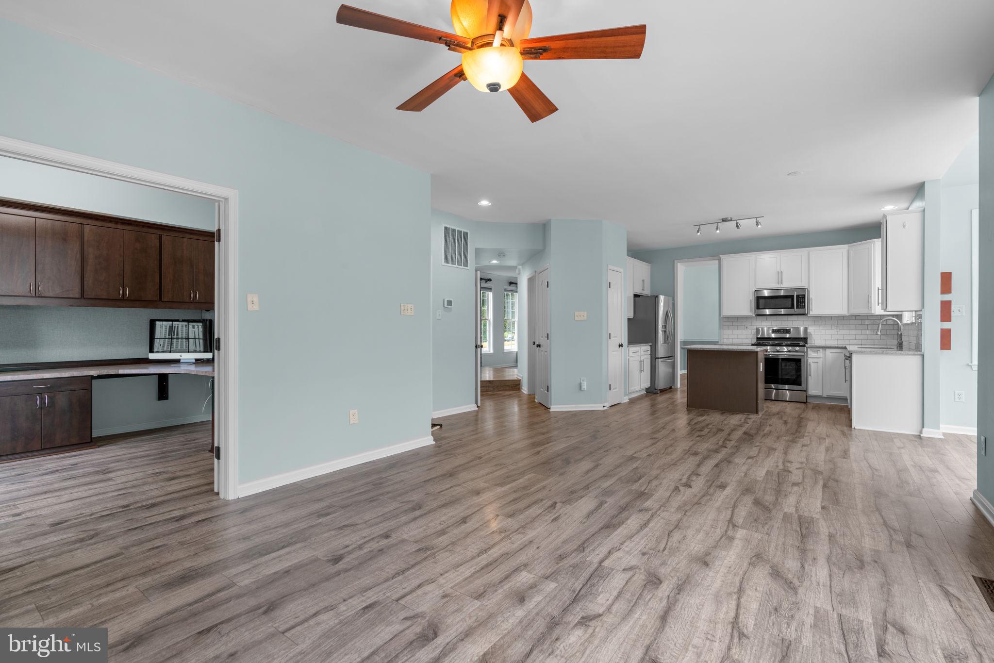 HOLLIFIELD ESTATES - Residential