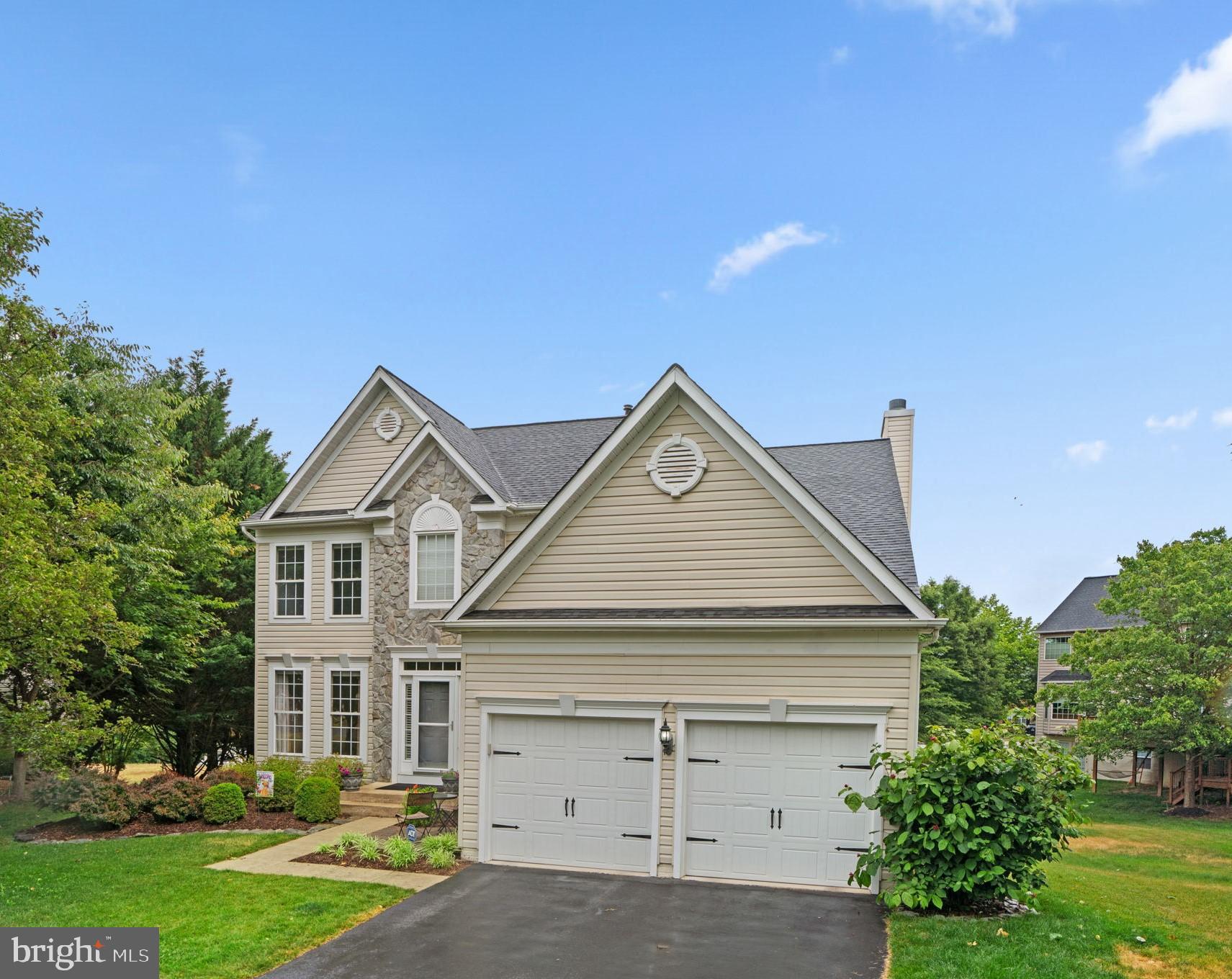 HOLLIFIELD ESTATES - Residential