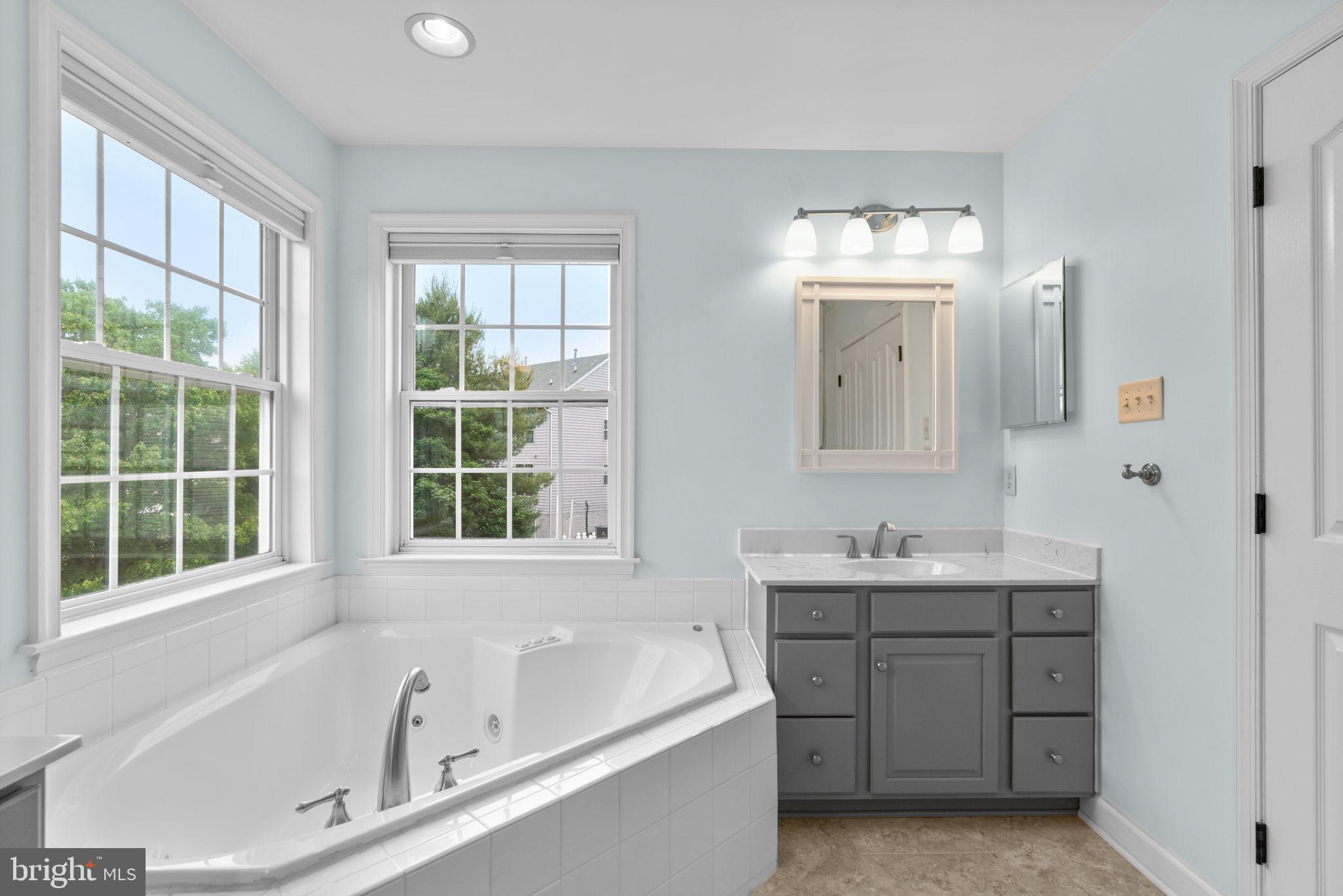 HOLLIFIELD ESTATES - Residential