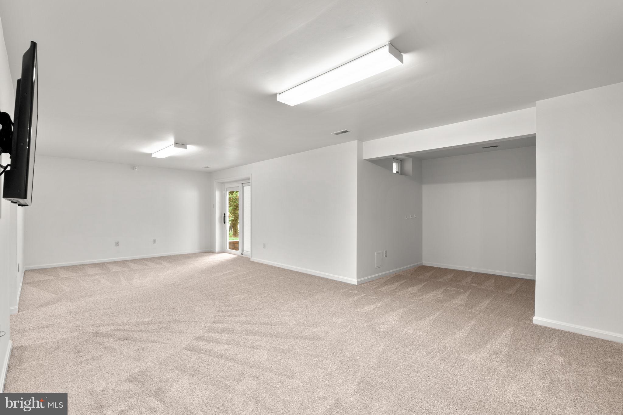 HOLLIFIELD ESTATES - Residential