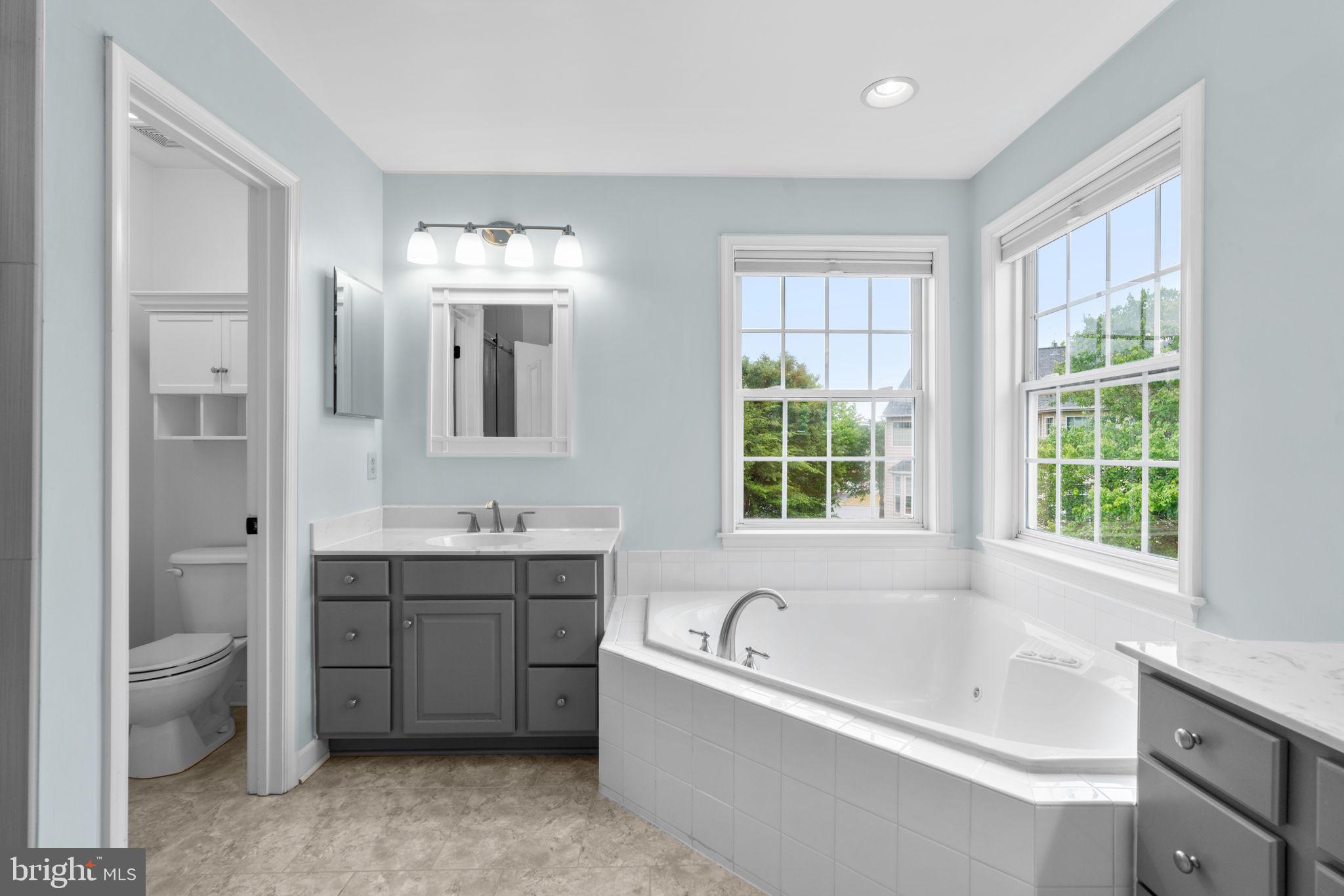 HOLLIFIELD ESTATES - Residential