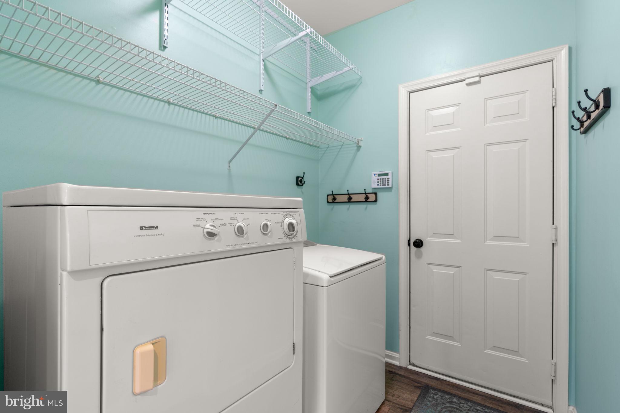 HOLLIFIELD ESTATES - Residential