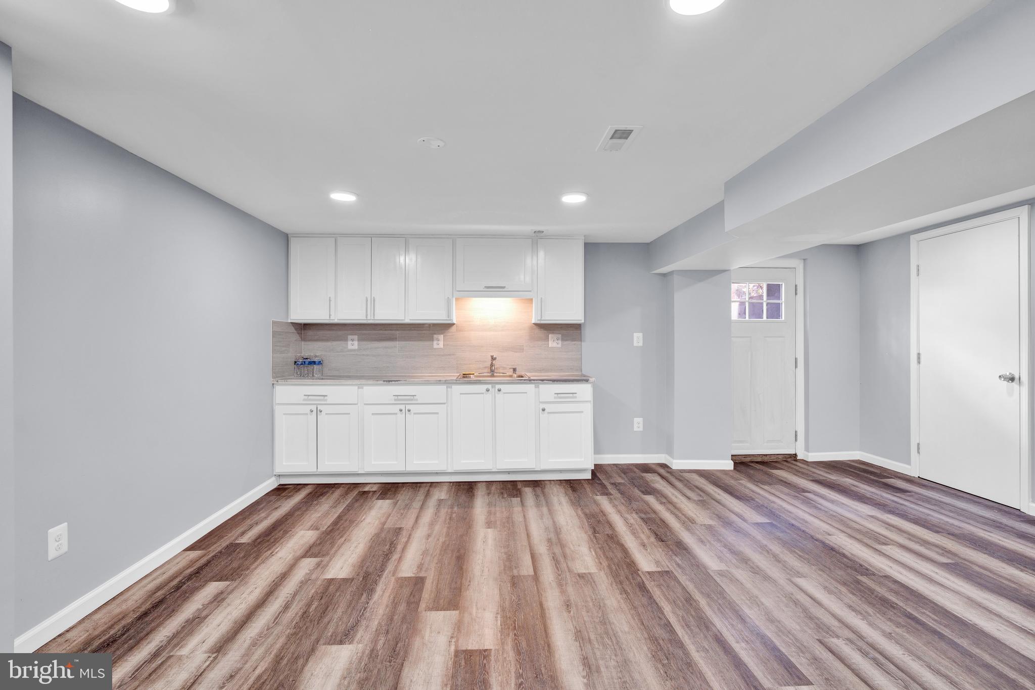 ANNANDALE - Residential Lease