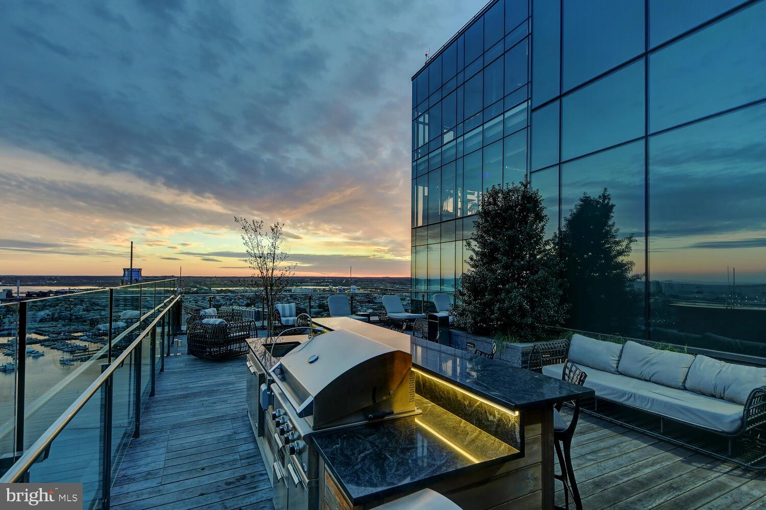 HARBOR EAST - Residential