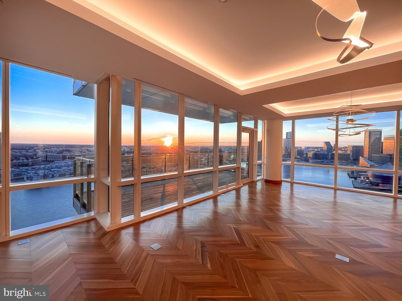 HARBOR EAST - Residential