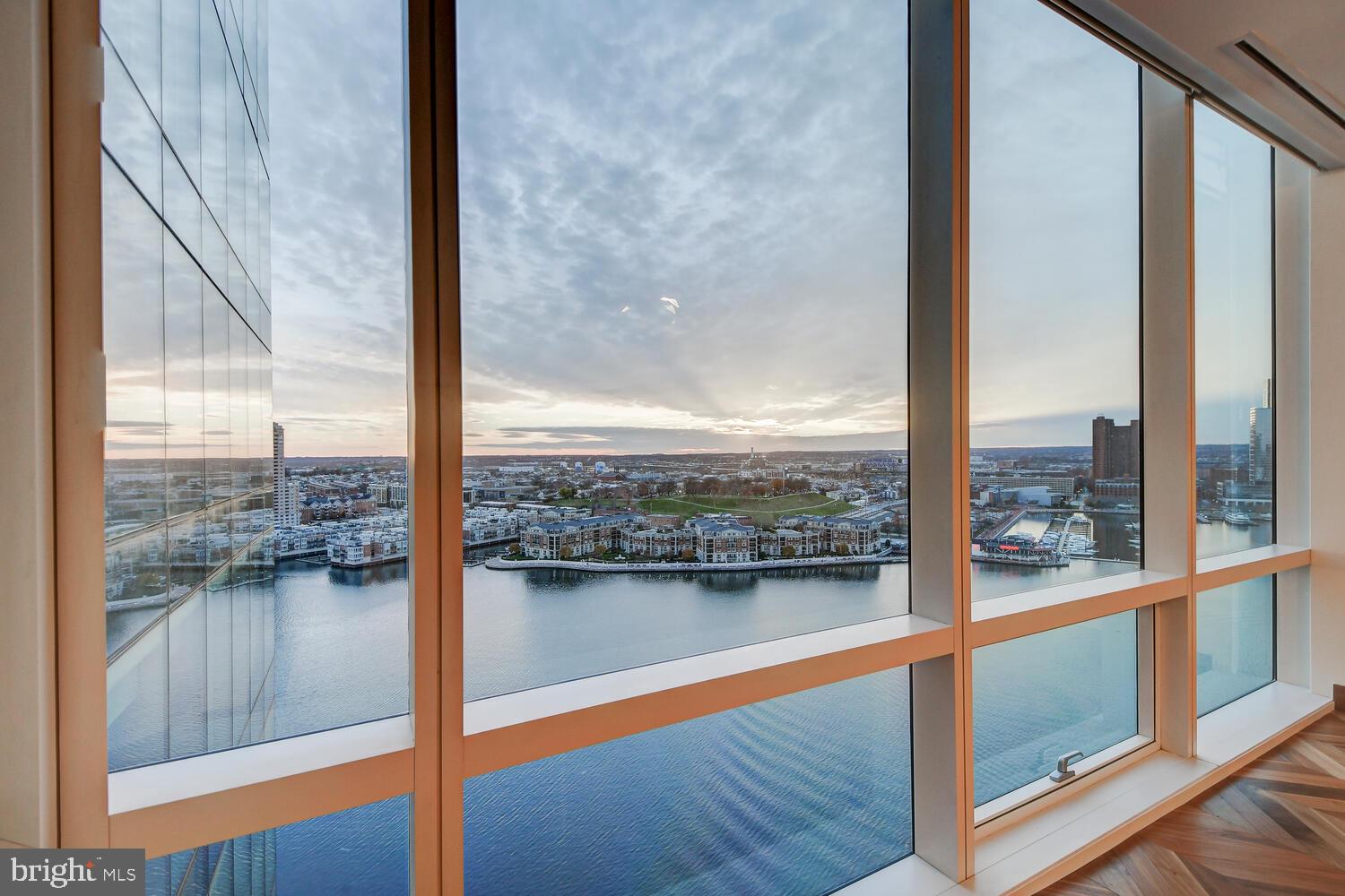 HARBOR EAST - Residential