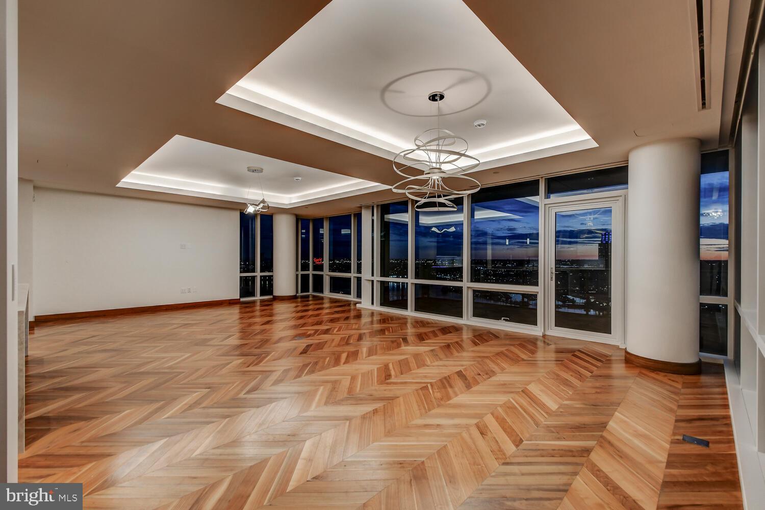 HARBOR EAST - Residential