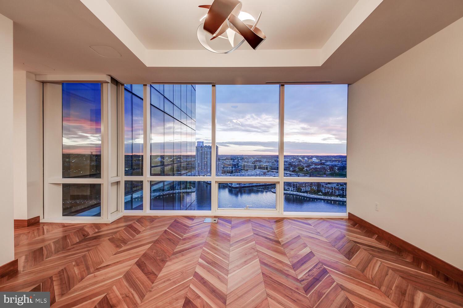 HARBOR EAST - Residential