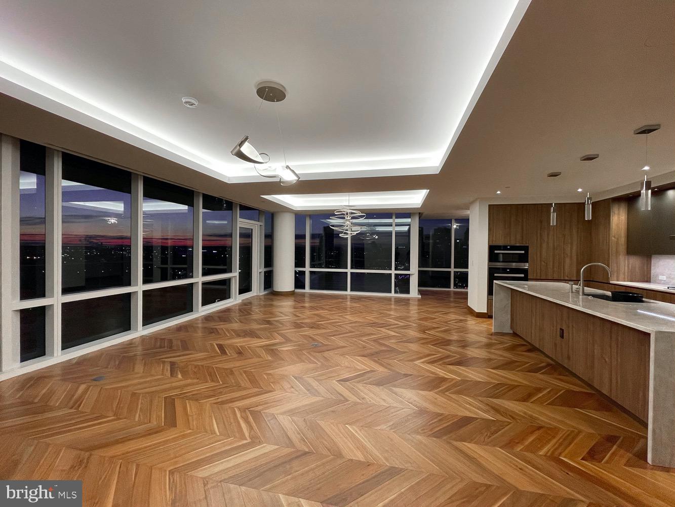 HARBOR EAST - Residential