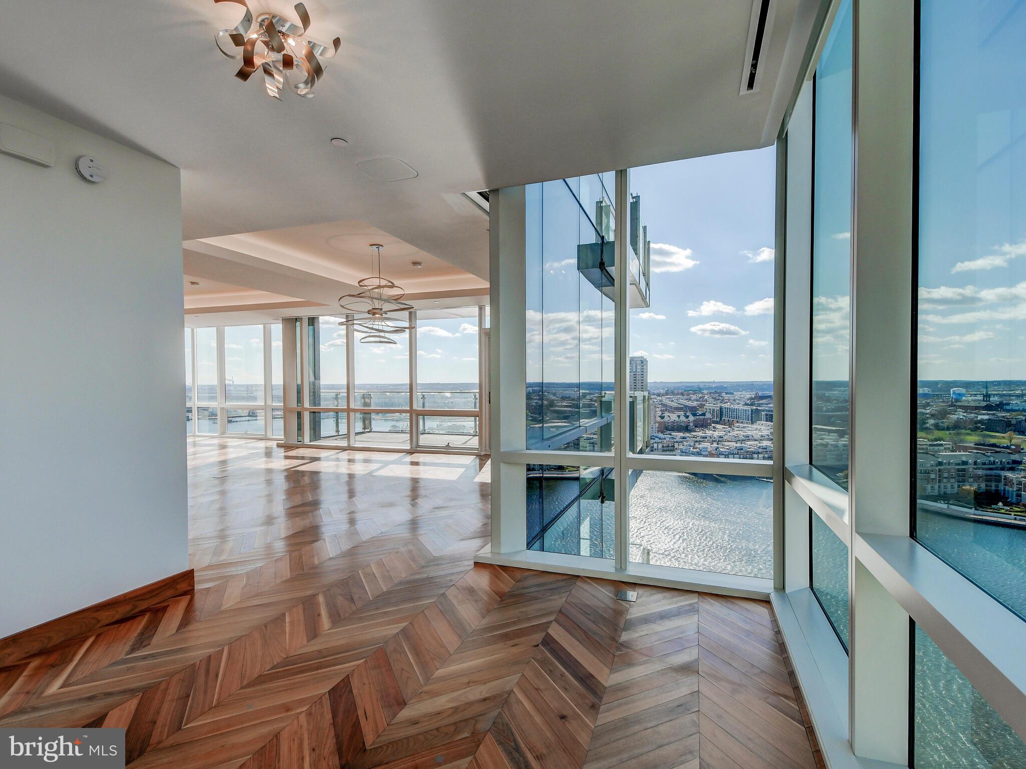 HARBOR EAST - Residential