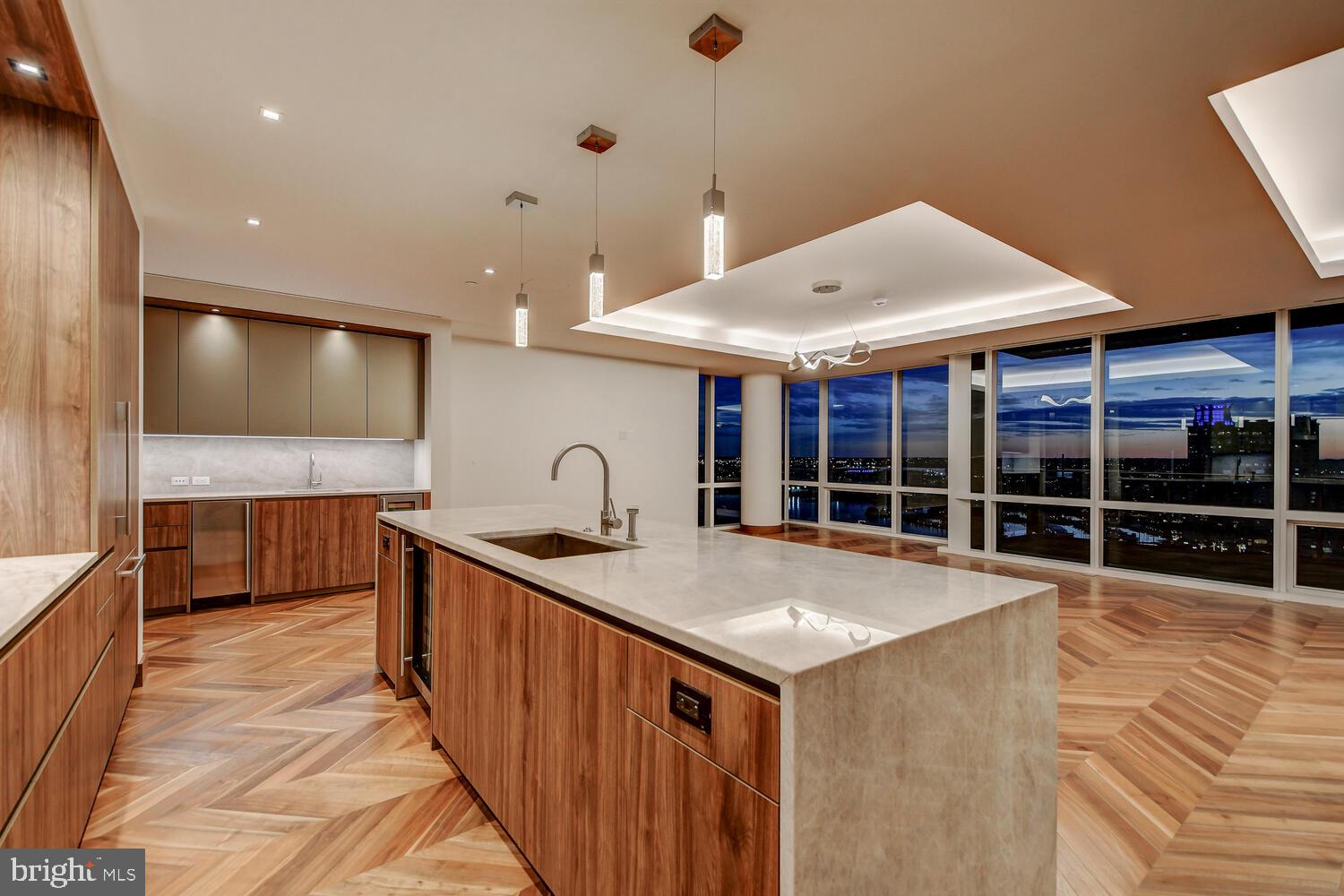 HARBOR EAST - Residential