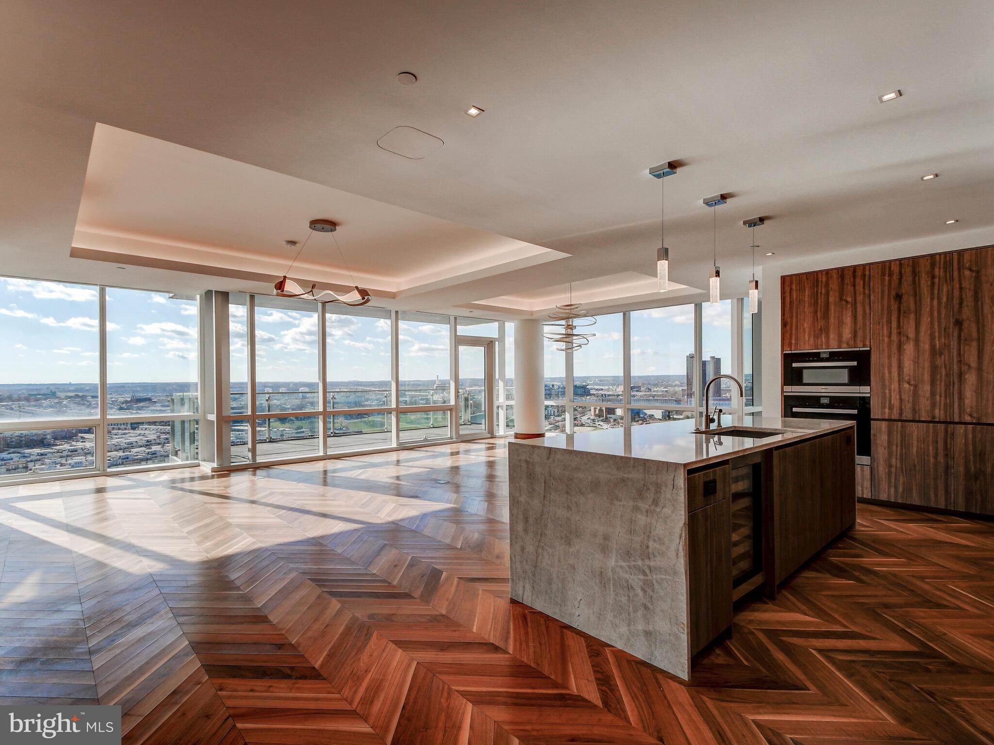 HARBOR EAST - Residential