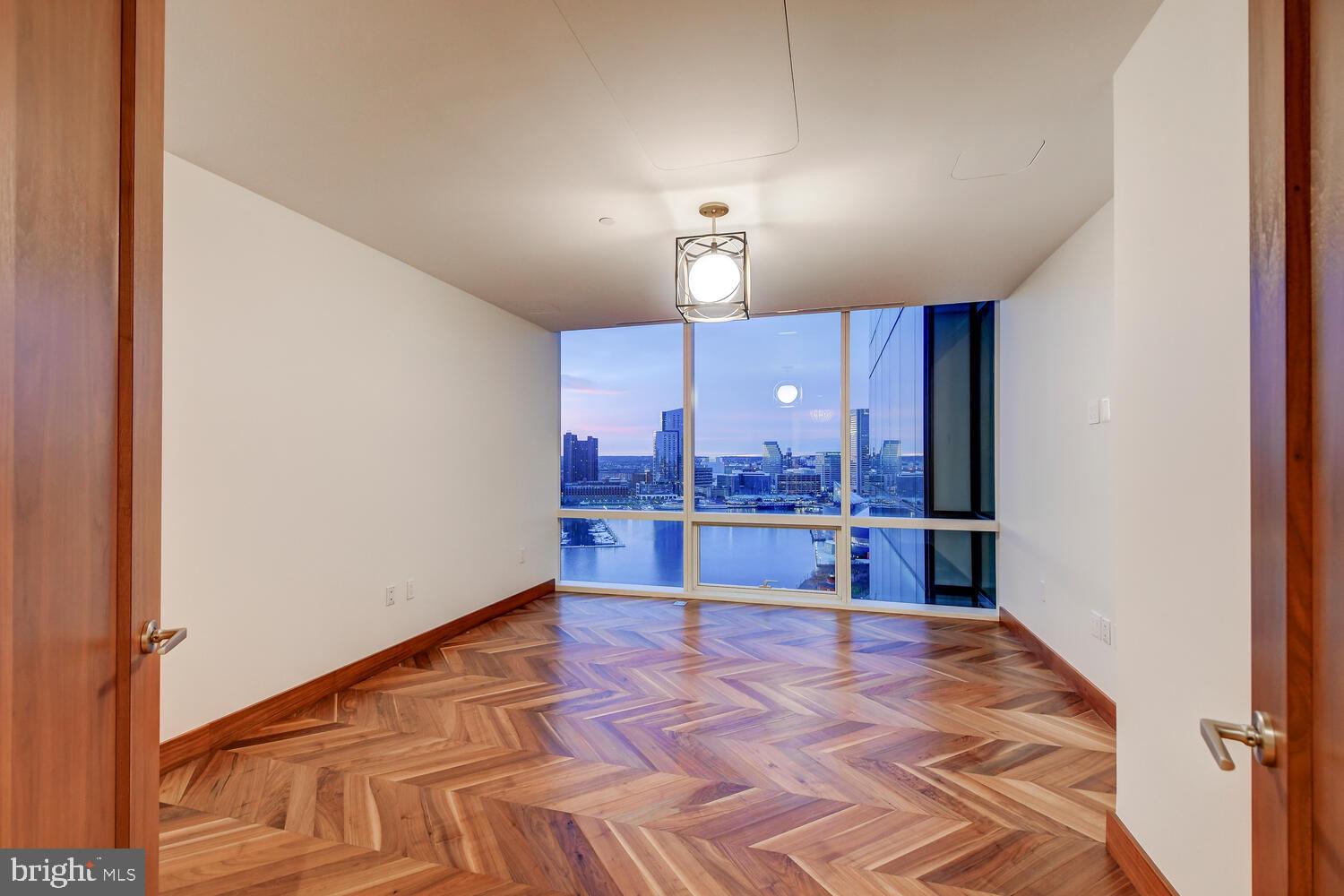 HARBOR EAST - Residential