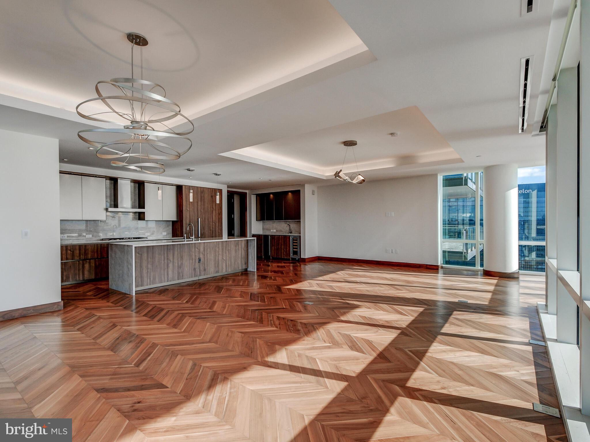 HARBOR EAST - Residential