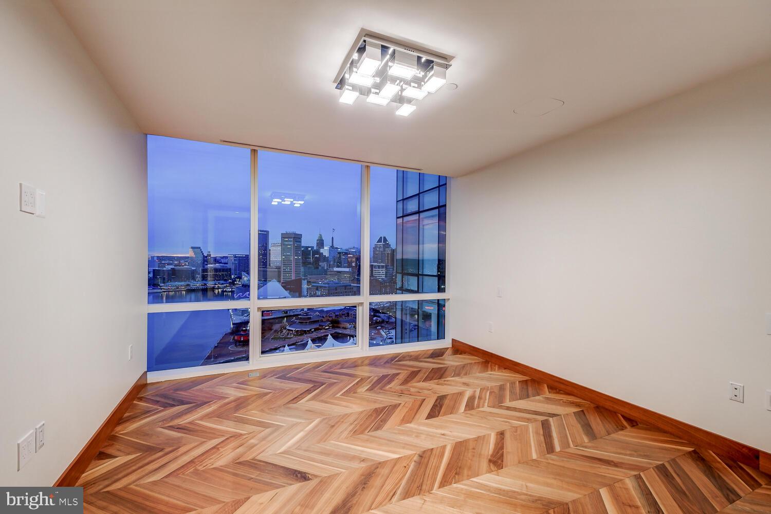 HARBOR EAST - Residential