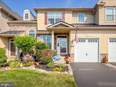 Townhouse For Sale - 2410 Rosemont Terrace<br/> FURLONG, PA 18925