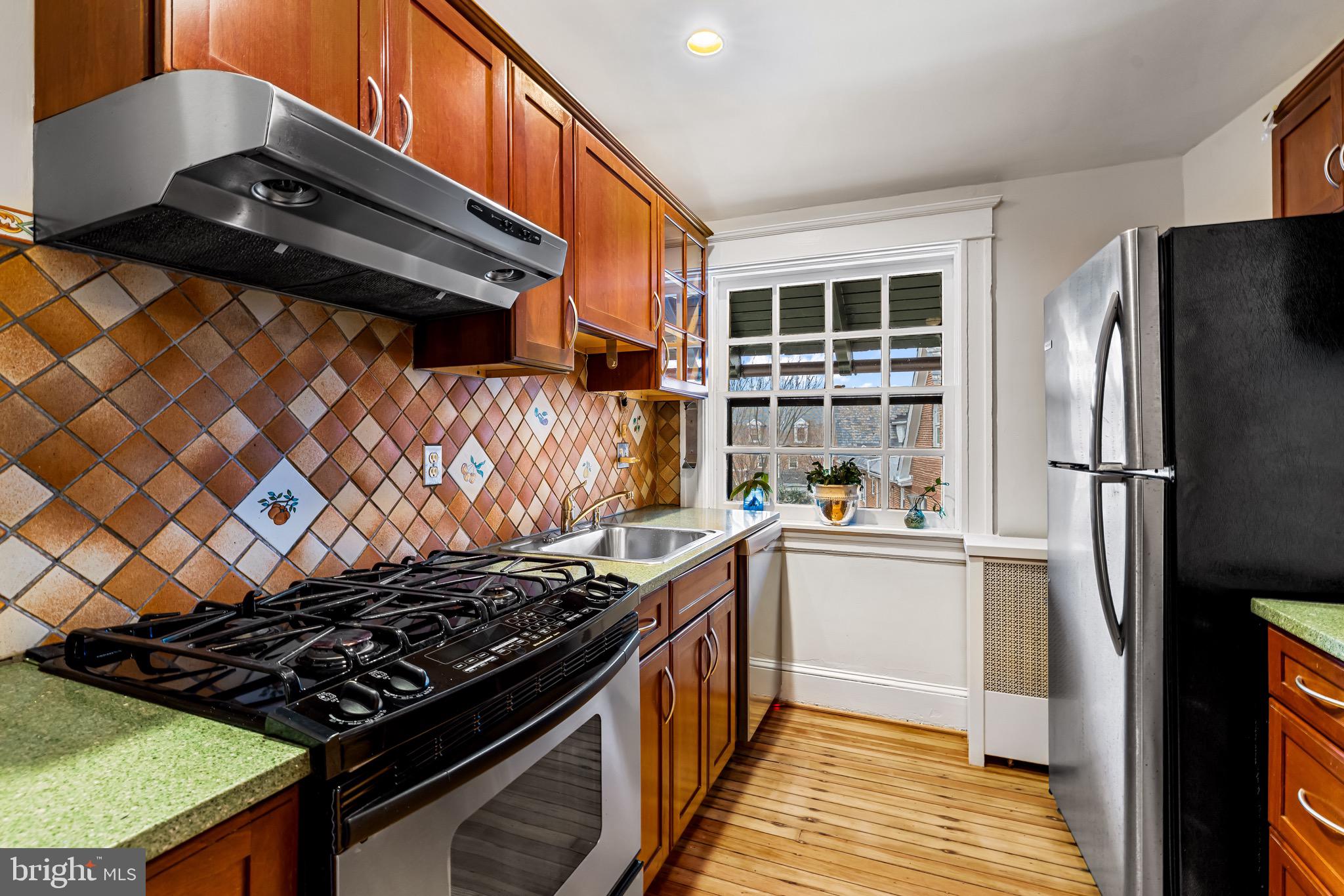 ROLAND PARK - Residential