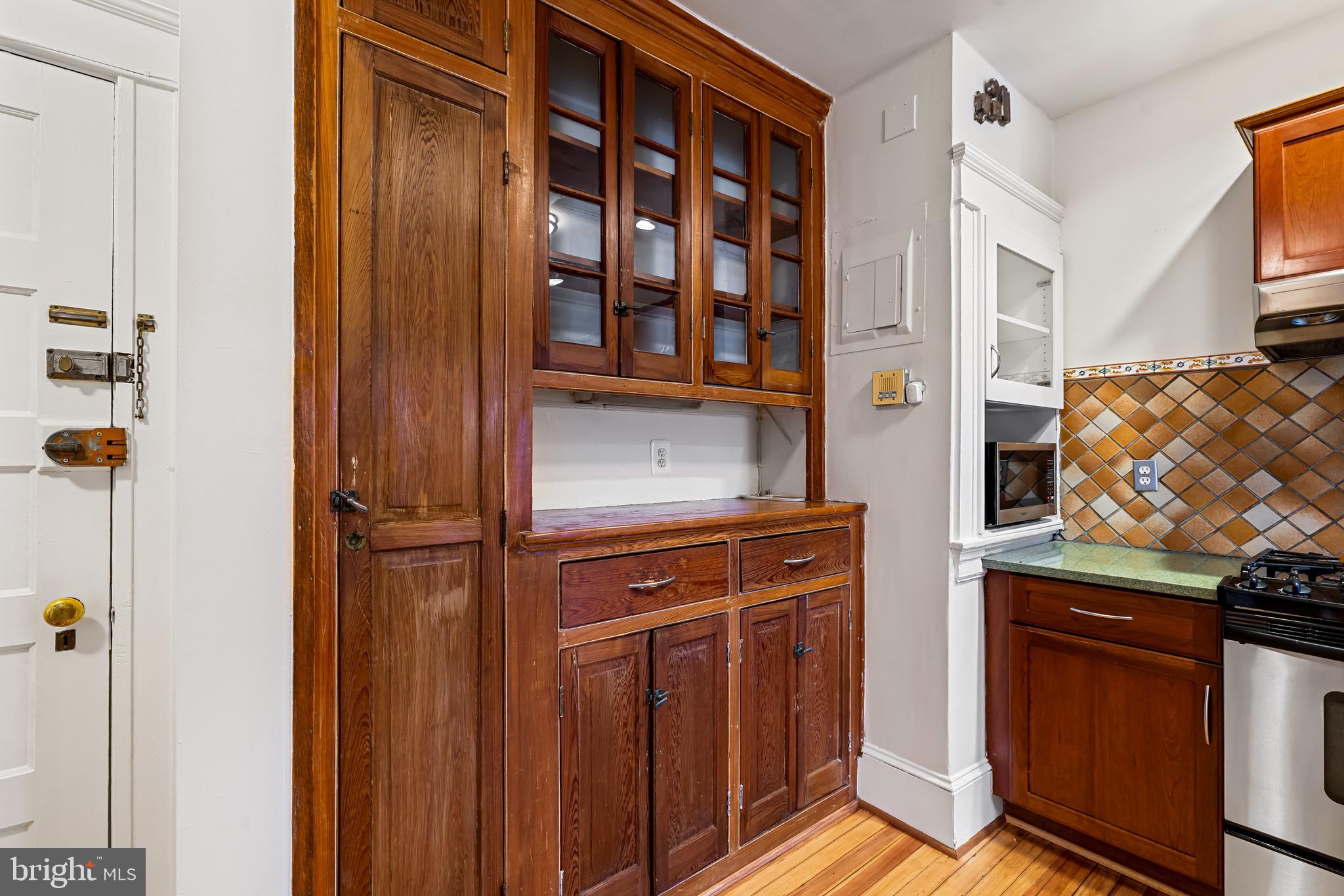 ROLAND PARK - Residential