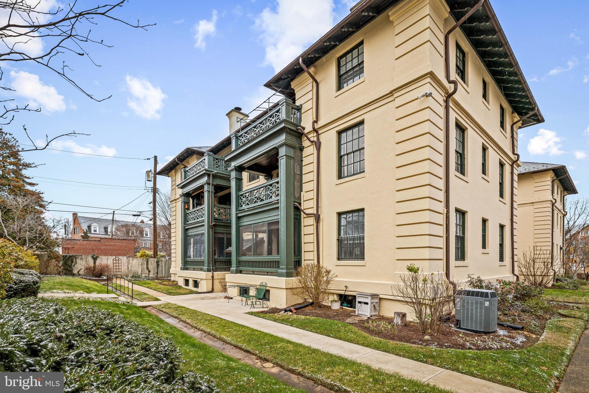 ROLAND PARK - Residential