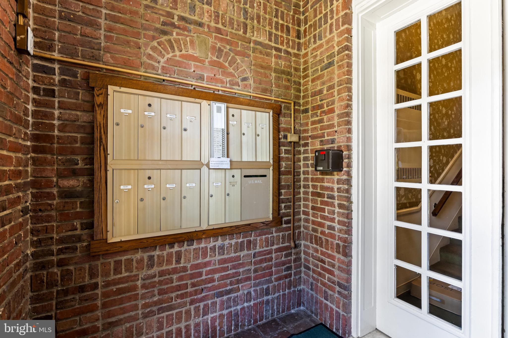 ROLAND PARK - Residential