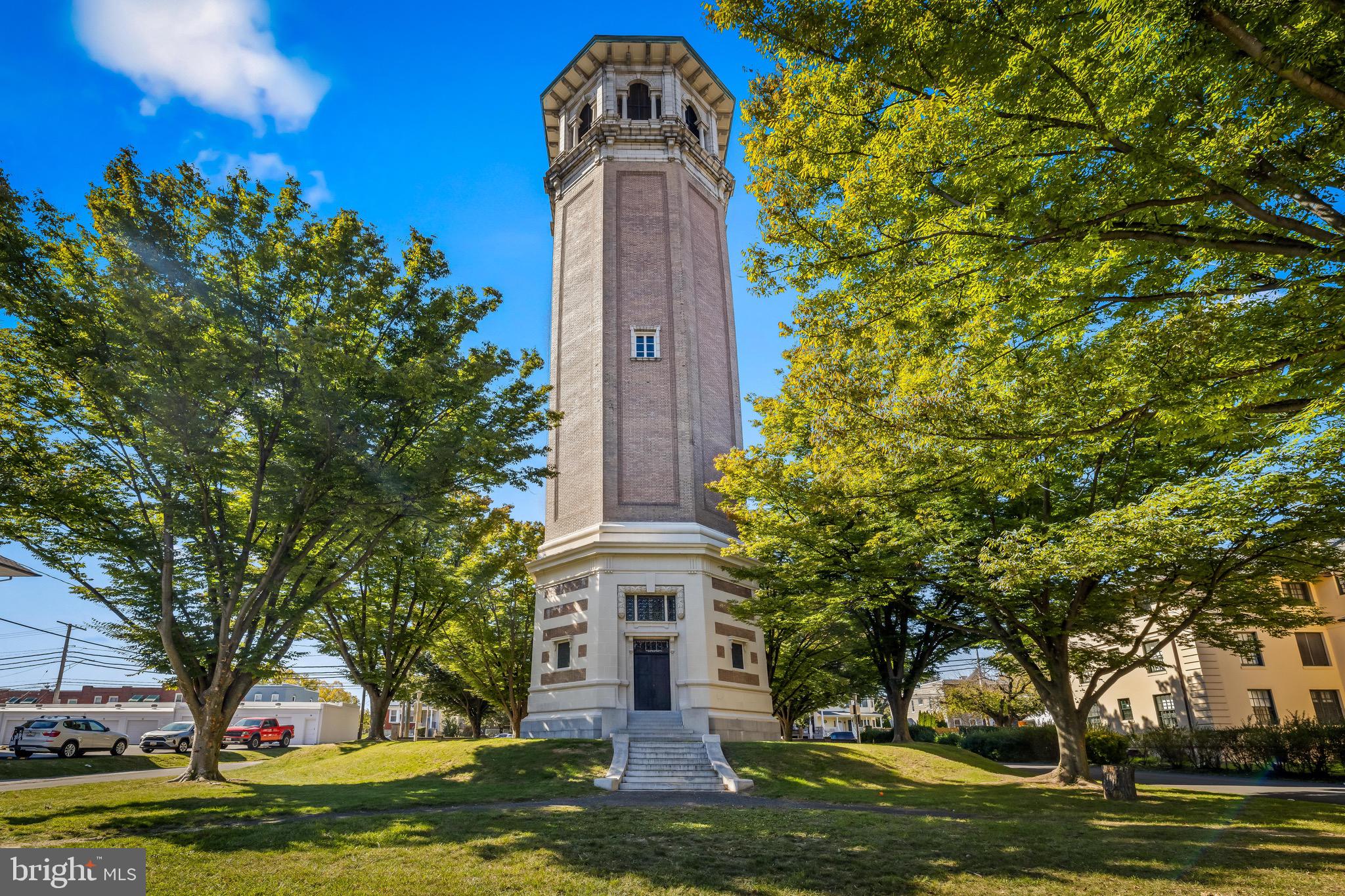 ROLAND PARK - Residential