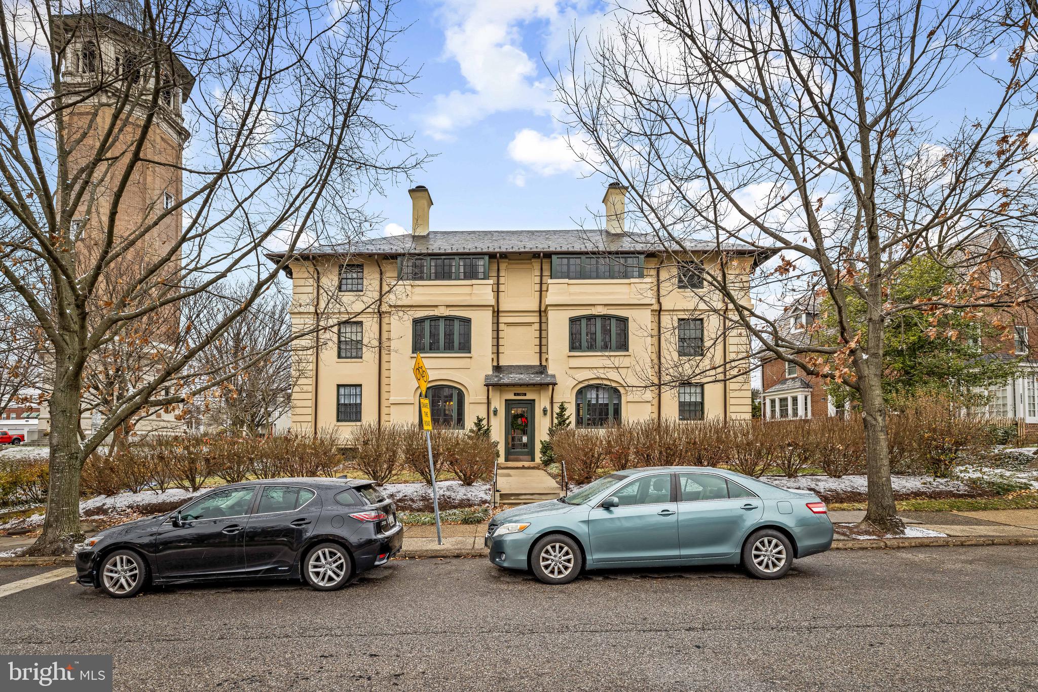 ROLAND PARK - Residential