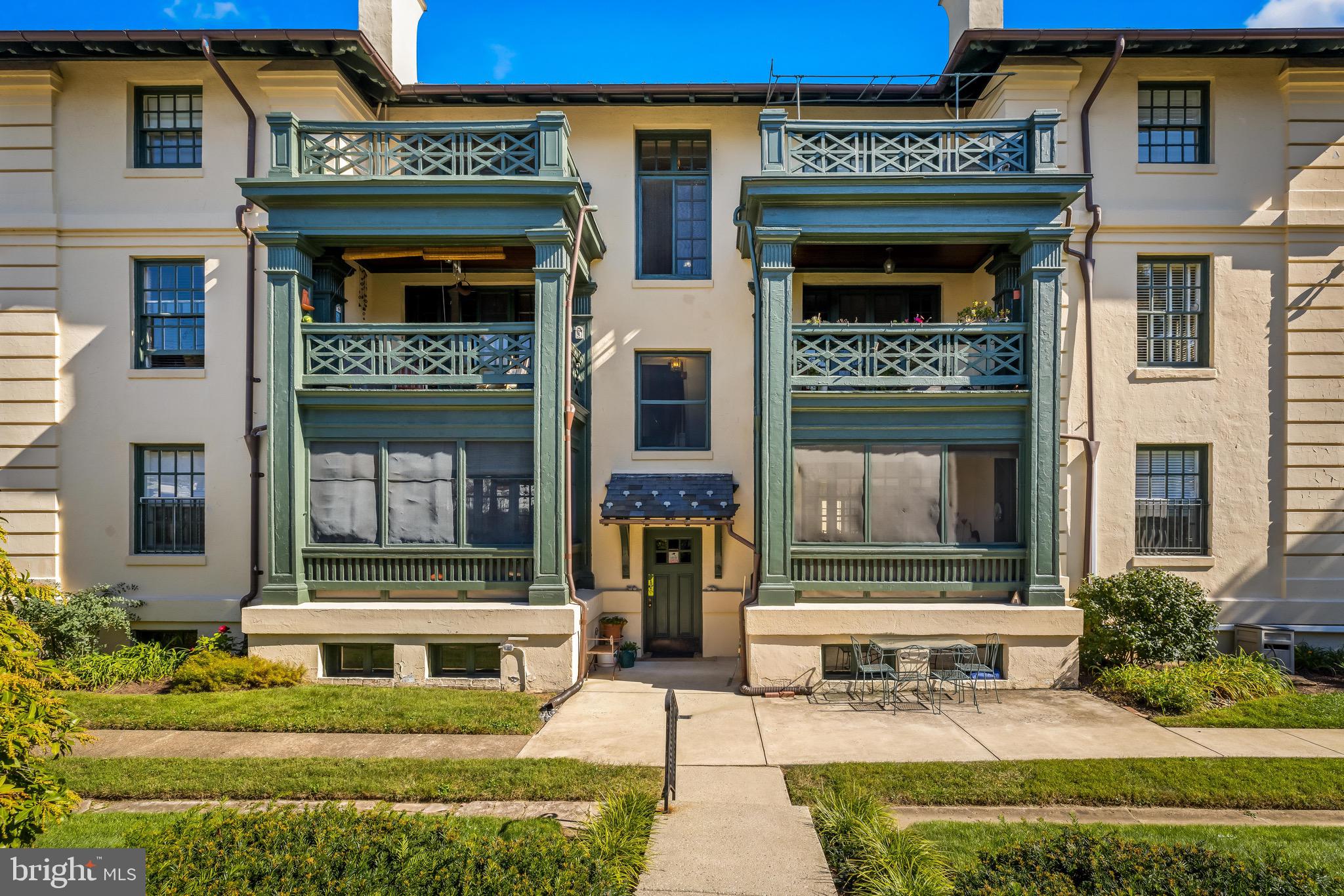 ROLAND PARK - Residential