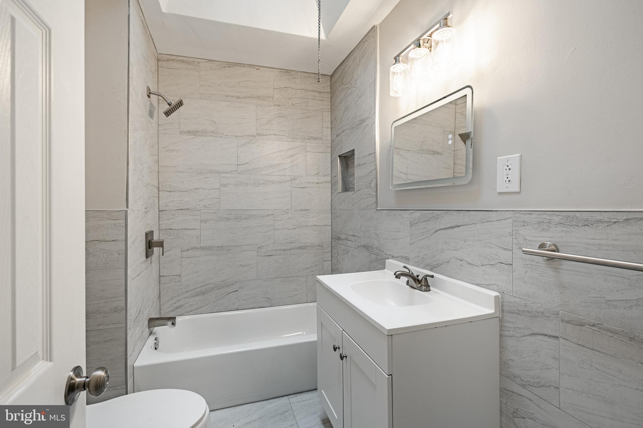 PHILADELPHIA (SOUTHWEST) - Residential