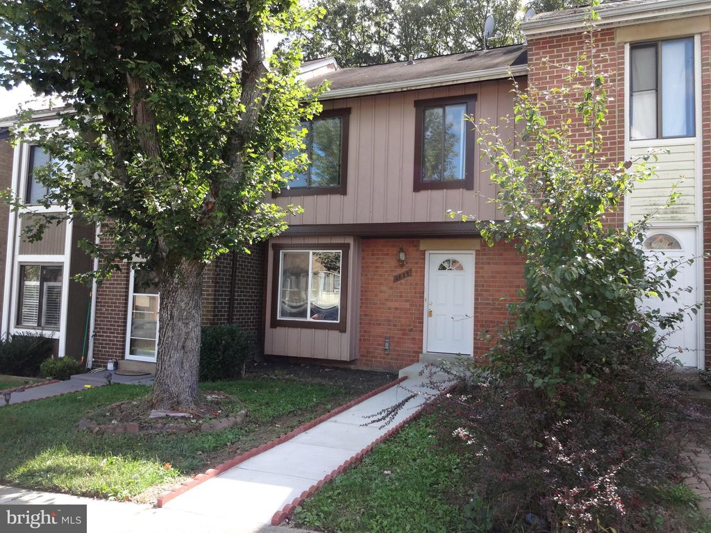 Photo of 2829 Cambridge Drive, WOODBRIDGE, VA 22192 (MLS # VAPW2106426)