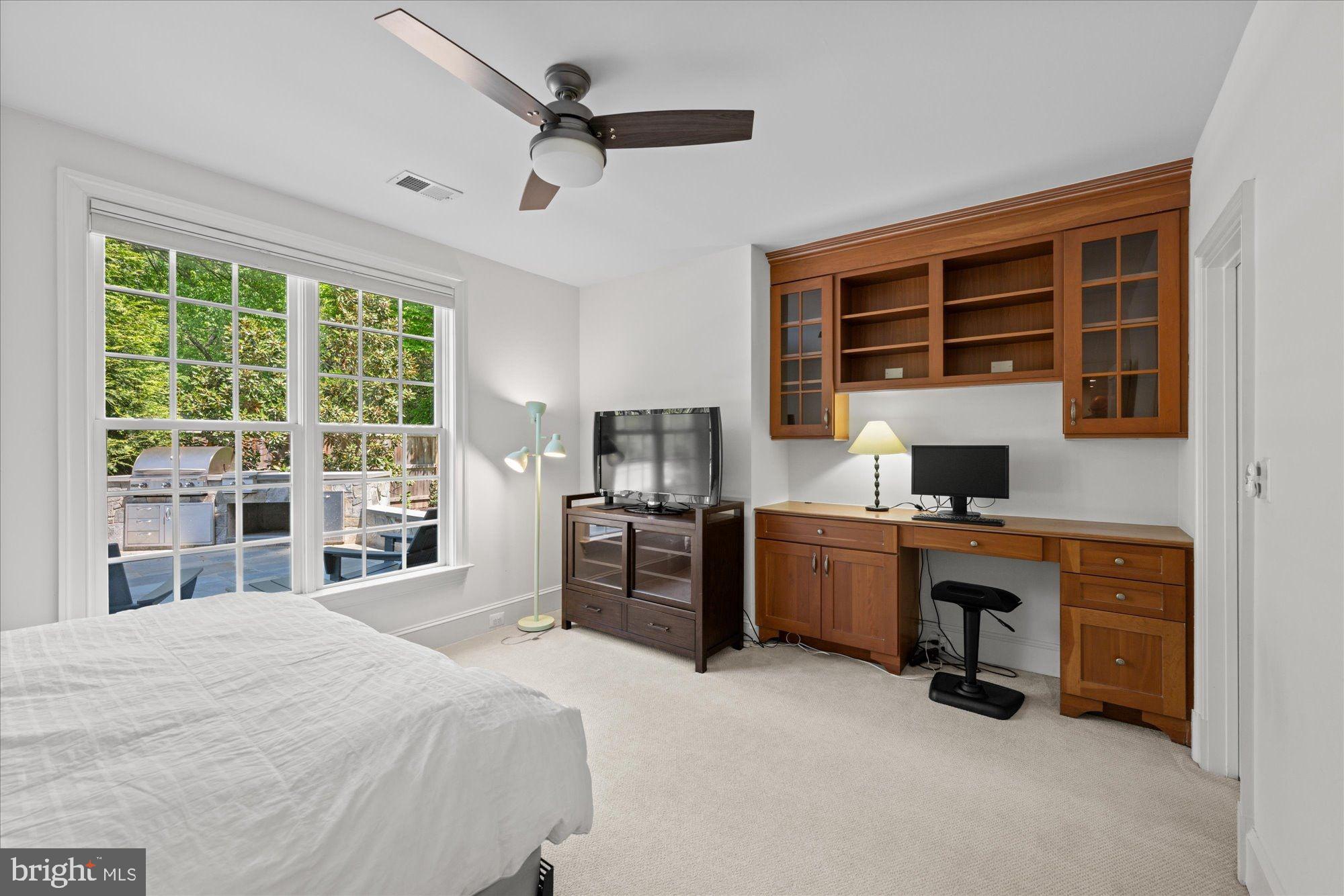 CHESTERBROOK WOODS - Residential