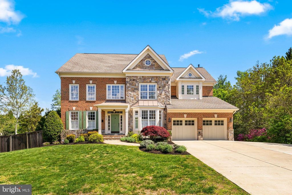 Photo of 6158 Tompkins Drive, MCLEAN, VA 22101 (MLS # VAFX2303008)