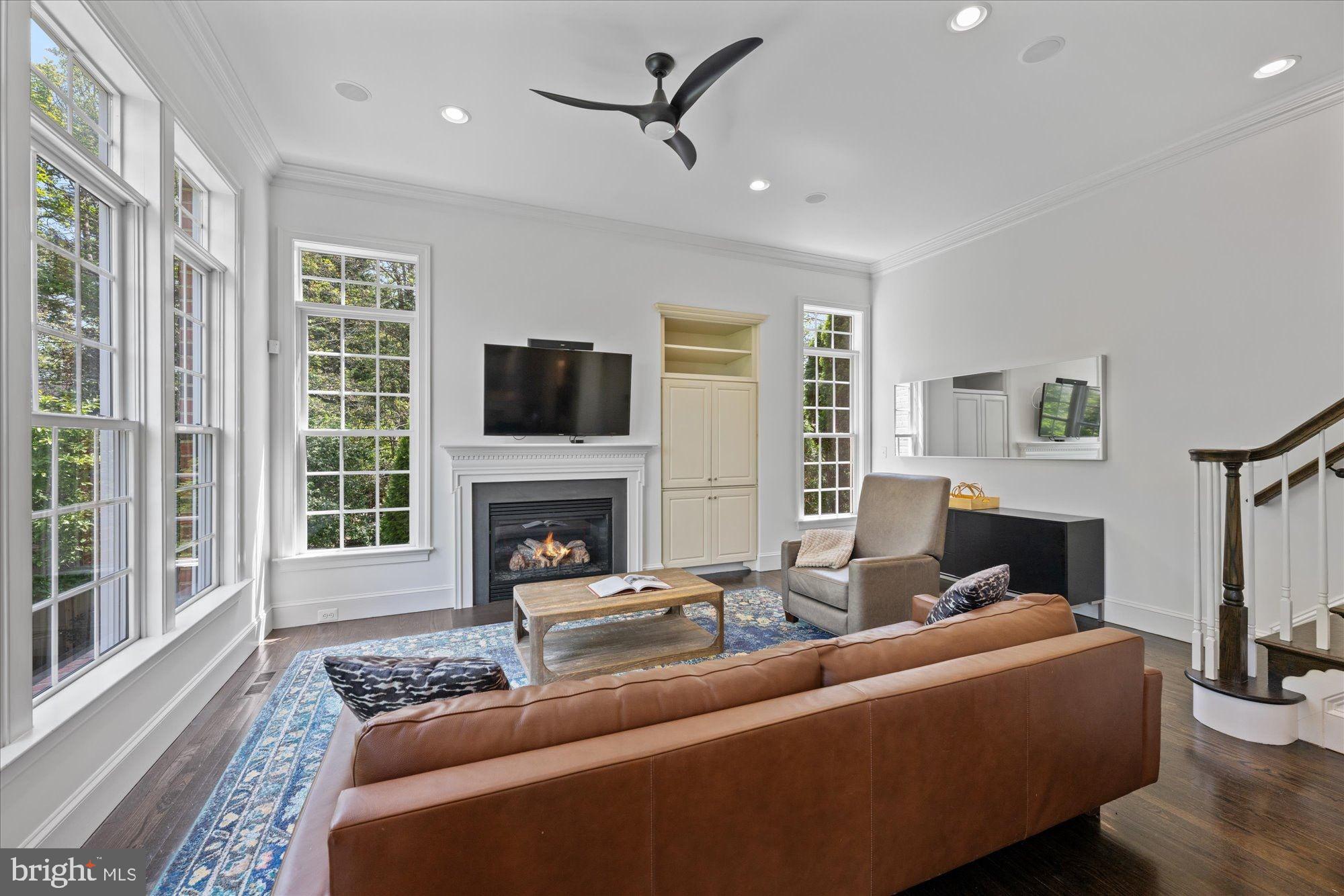 CHESTERBROOK WOODS - Residential