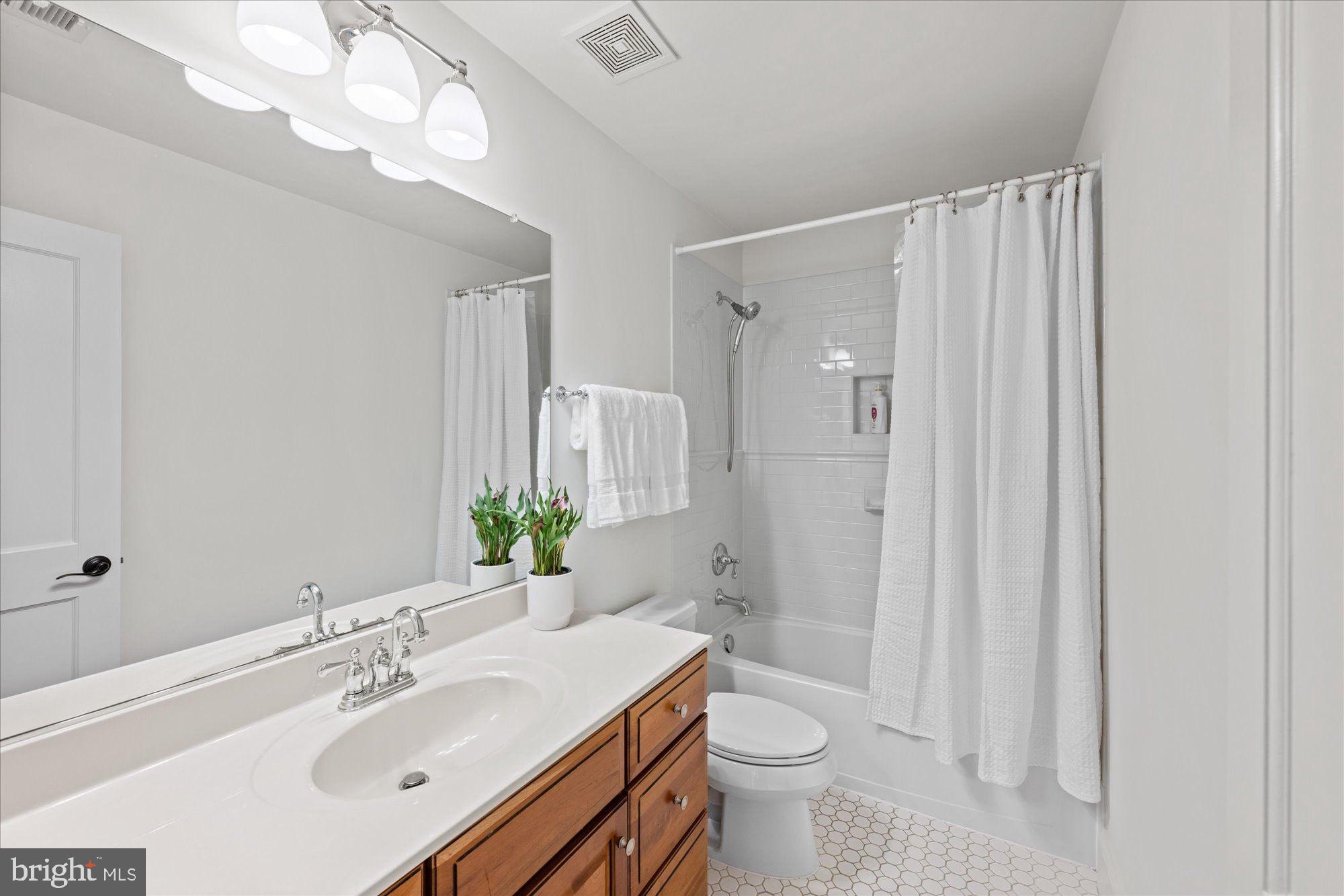 CHESTERBROOK WOODS - Residential