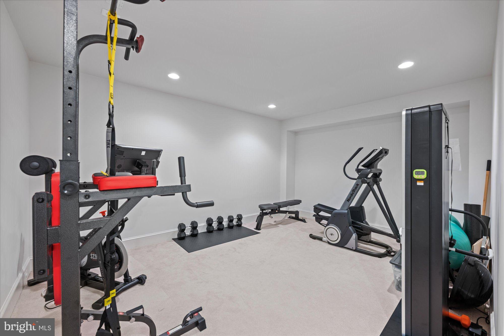 CHESTERBROOK WOODS - Residential