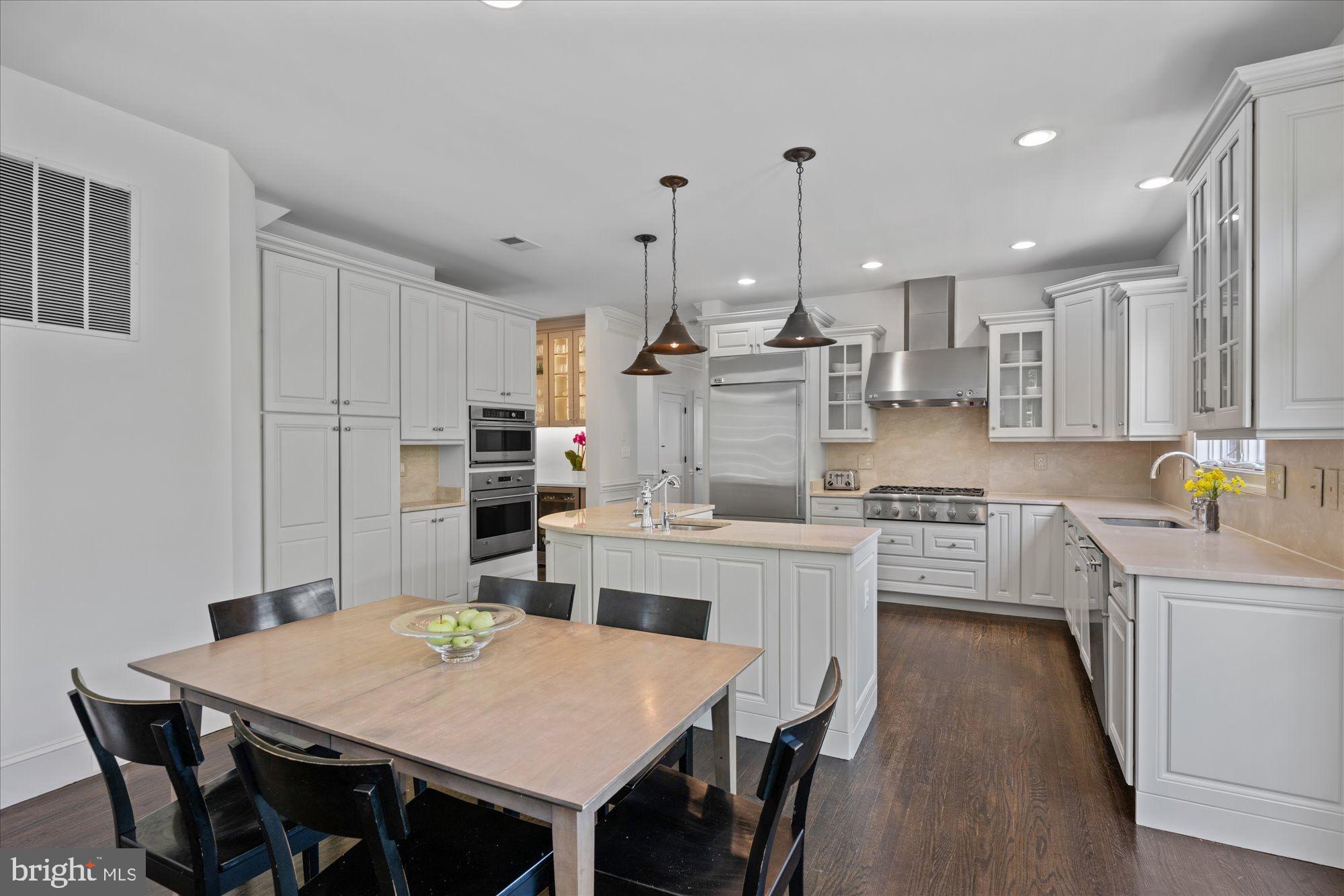 CHESTERBROOK WOODS - Residential