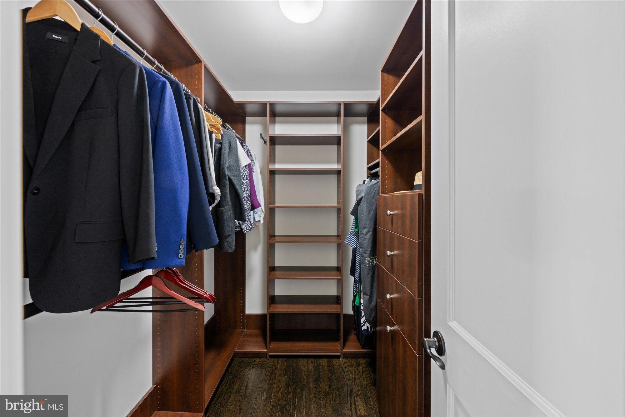 CHESTERBROOK WOODS - Residential