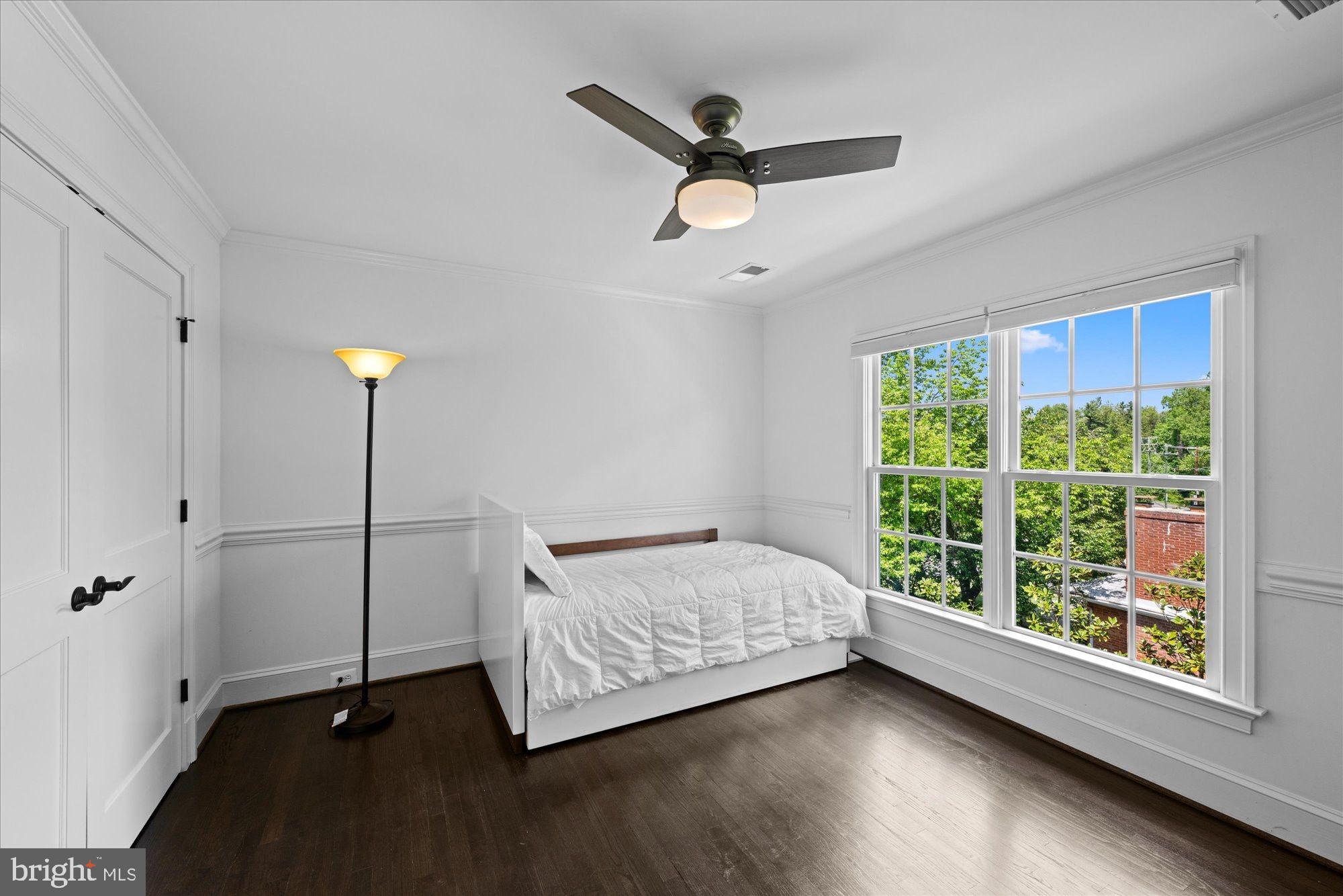 CHESTERBROOK WOODS - Residential