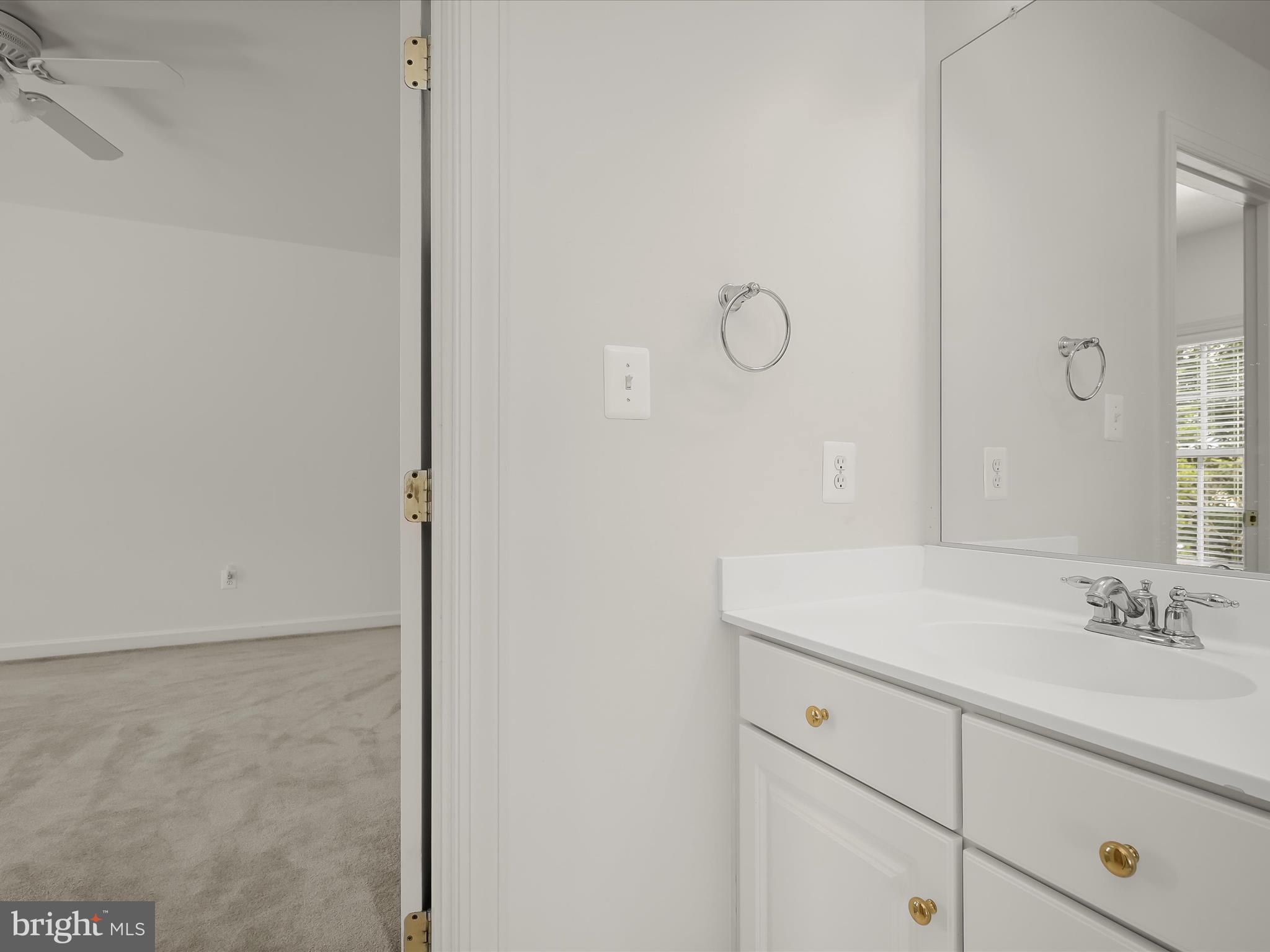 HALL SHOP MANOR - Residential