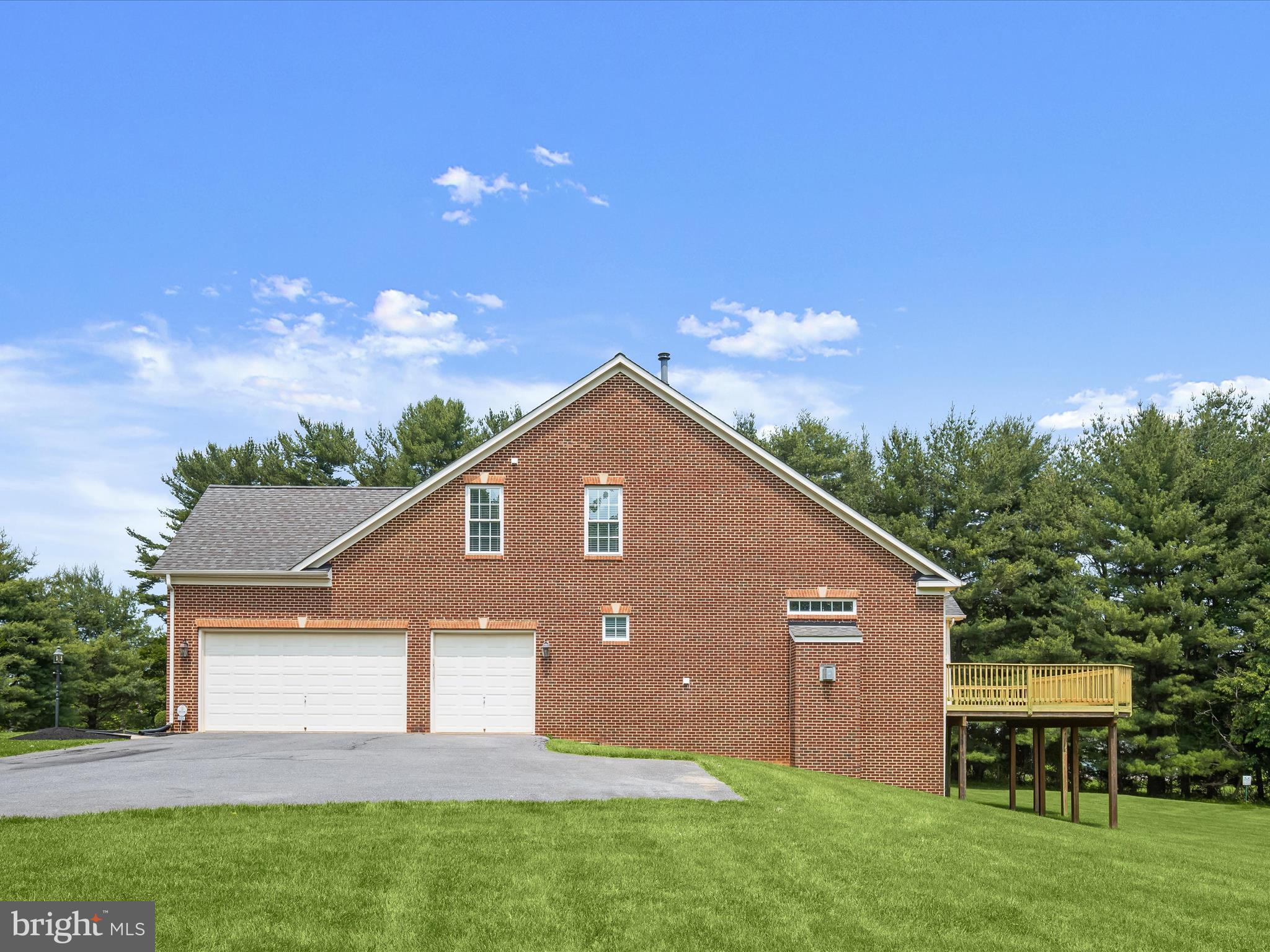 HALL SHOP MANOR - Residential