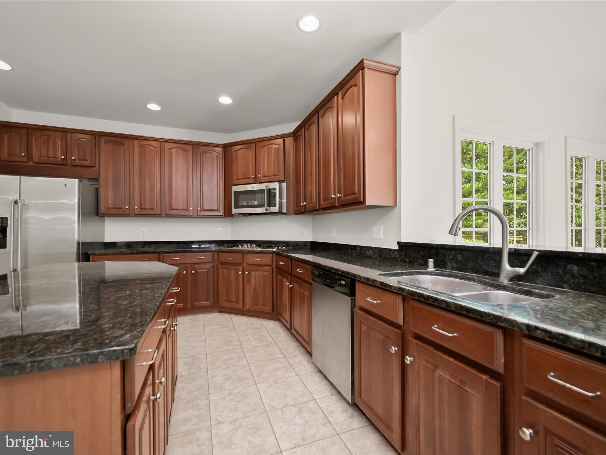 HALL SHOP MANOR - Residential